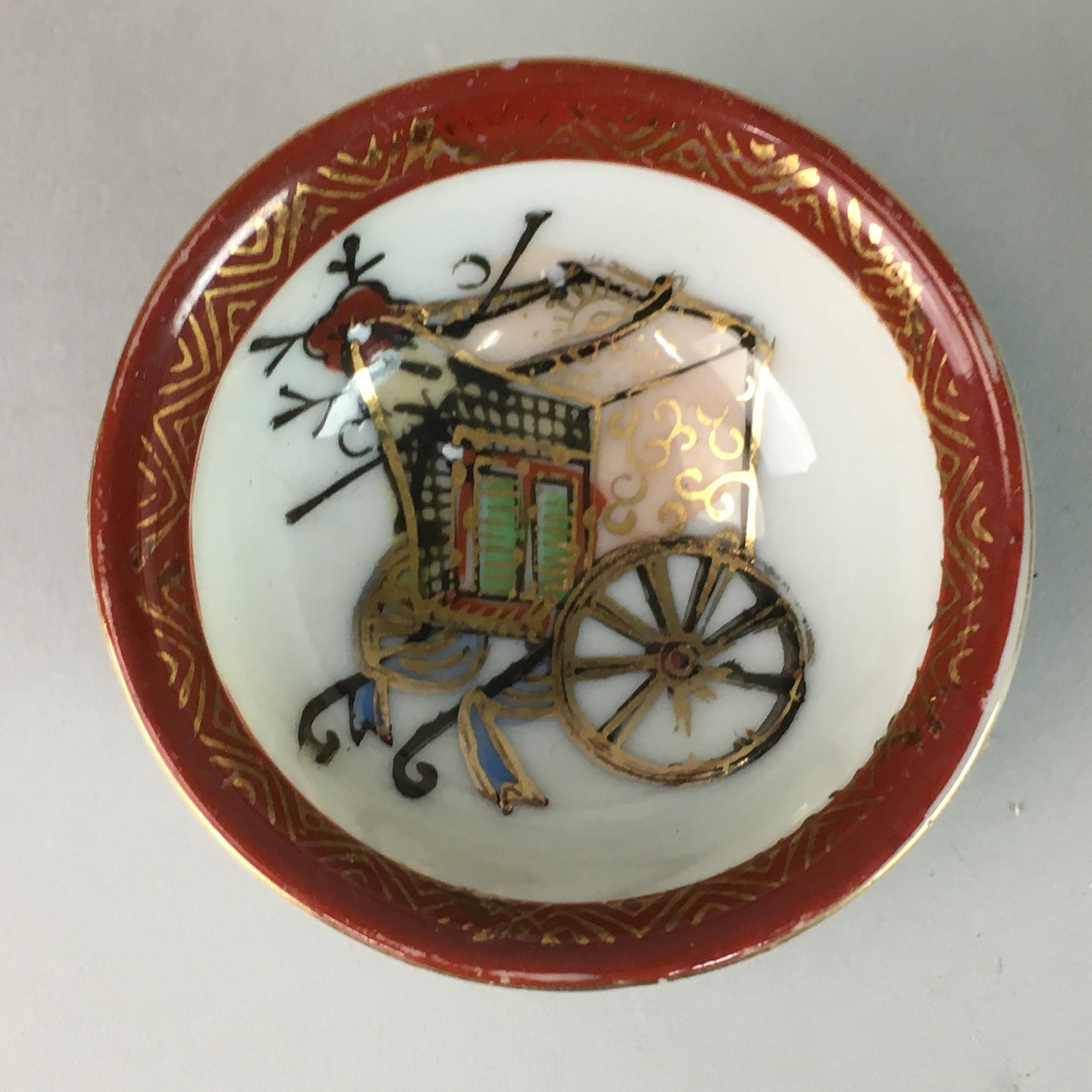 Japanese Porcelain Sake Cup Vtg Guinomi Sakazuki Sometsuke Gold Color GU435