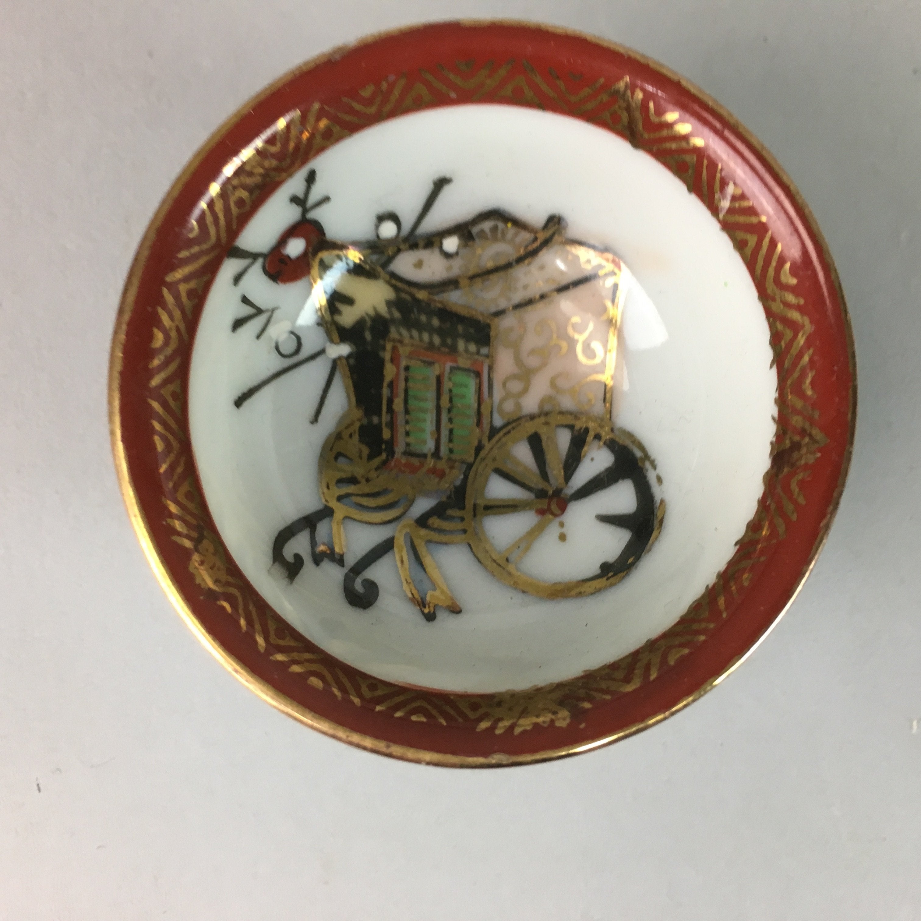 Japanese Porcelain Sake Cup Vtg Guinomi Sakazuki Sometsuke Gold Color GU436