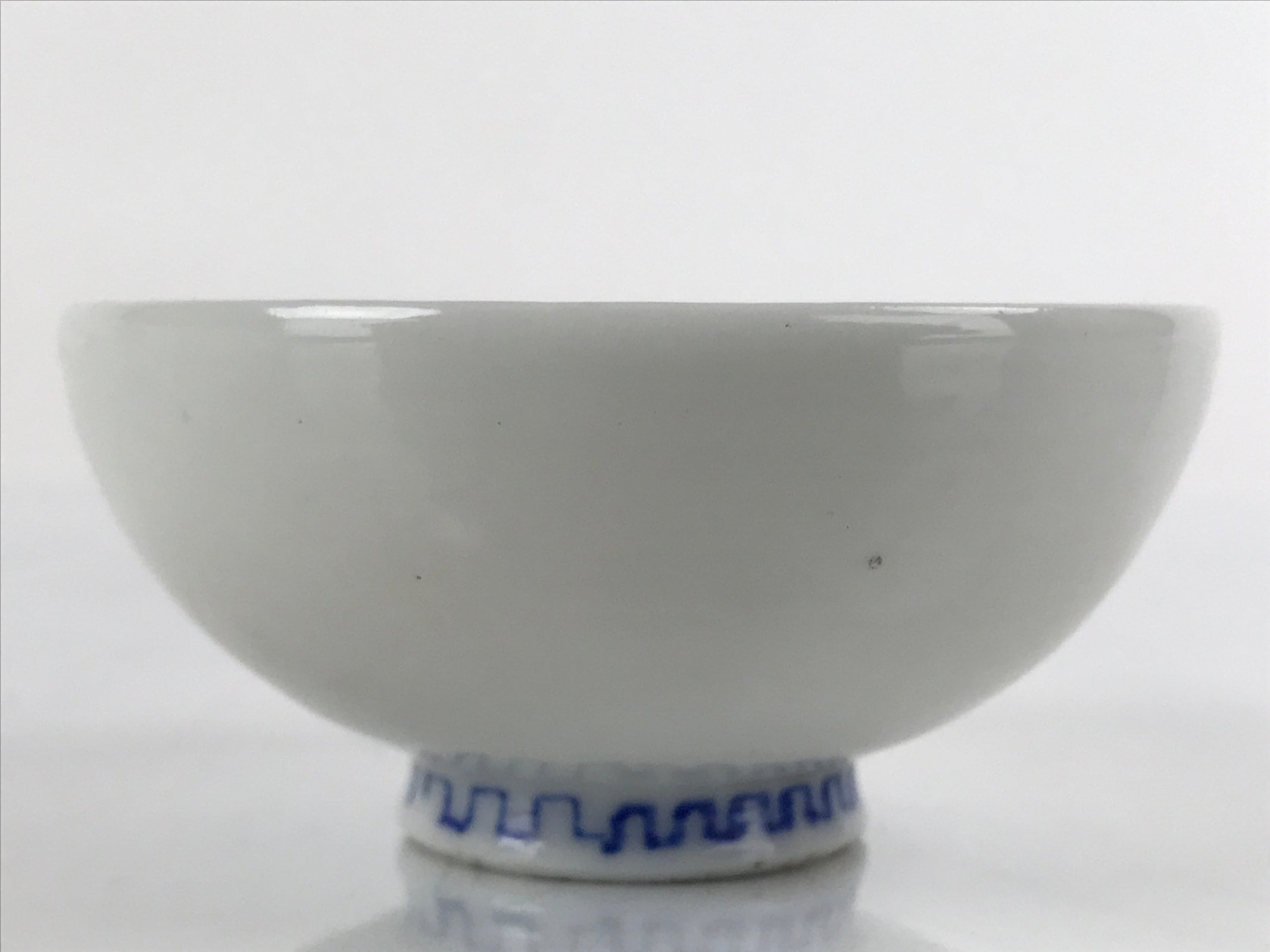 Japanese Porcelain Sake Cup Vtg Wan Ochoko Guinomi Daruma Daishi Purple G200