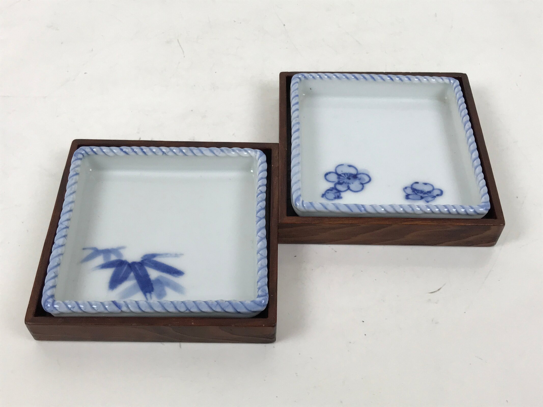 Japanese Porcelain Small Plate Kozara Vtg Lacquer Tray Dish 3pc White Blue Y424