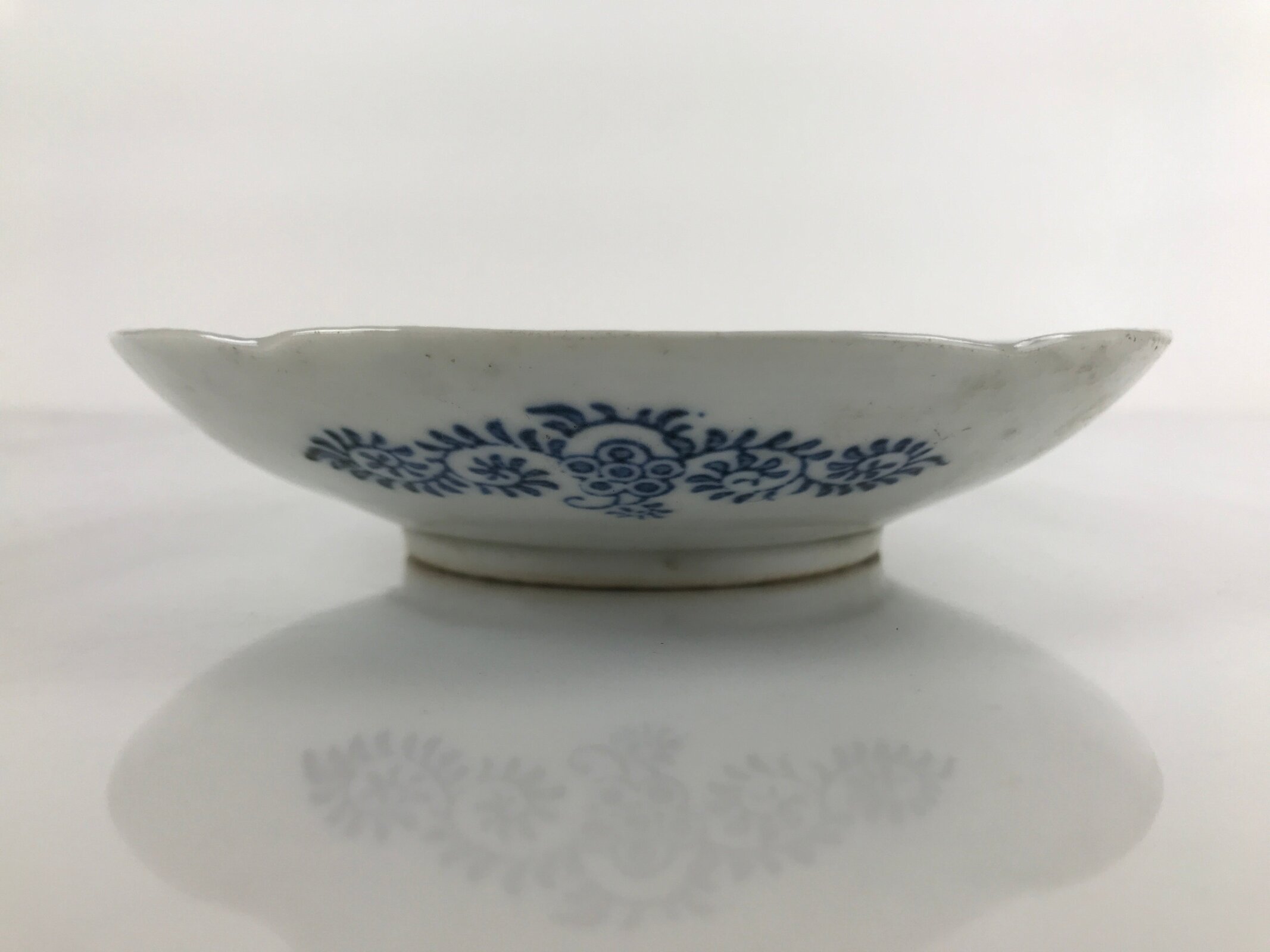 Japanese Porcelain Small Plate Kozara Vtg Sometsuke Peony Botan Blue White PY658