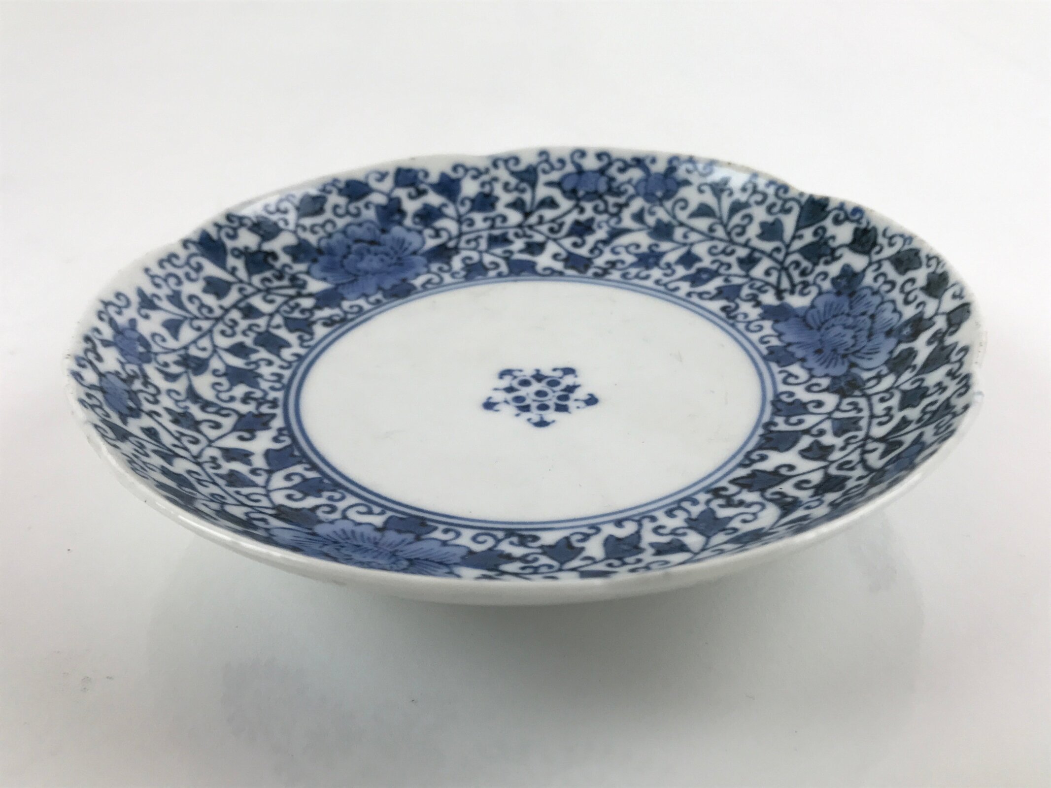 Japanese Porcelain Small Plate Kozara Vtg Sometsuke Peony Botan Blue White PY658