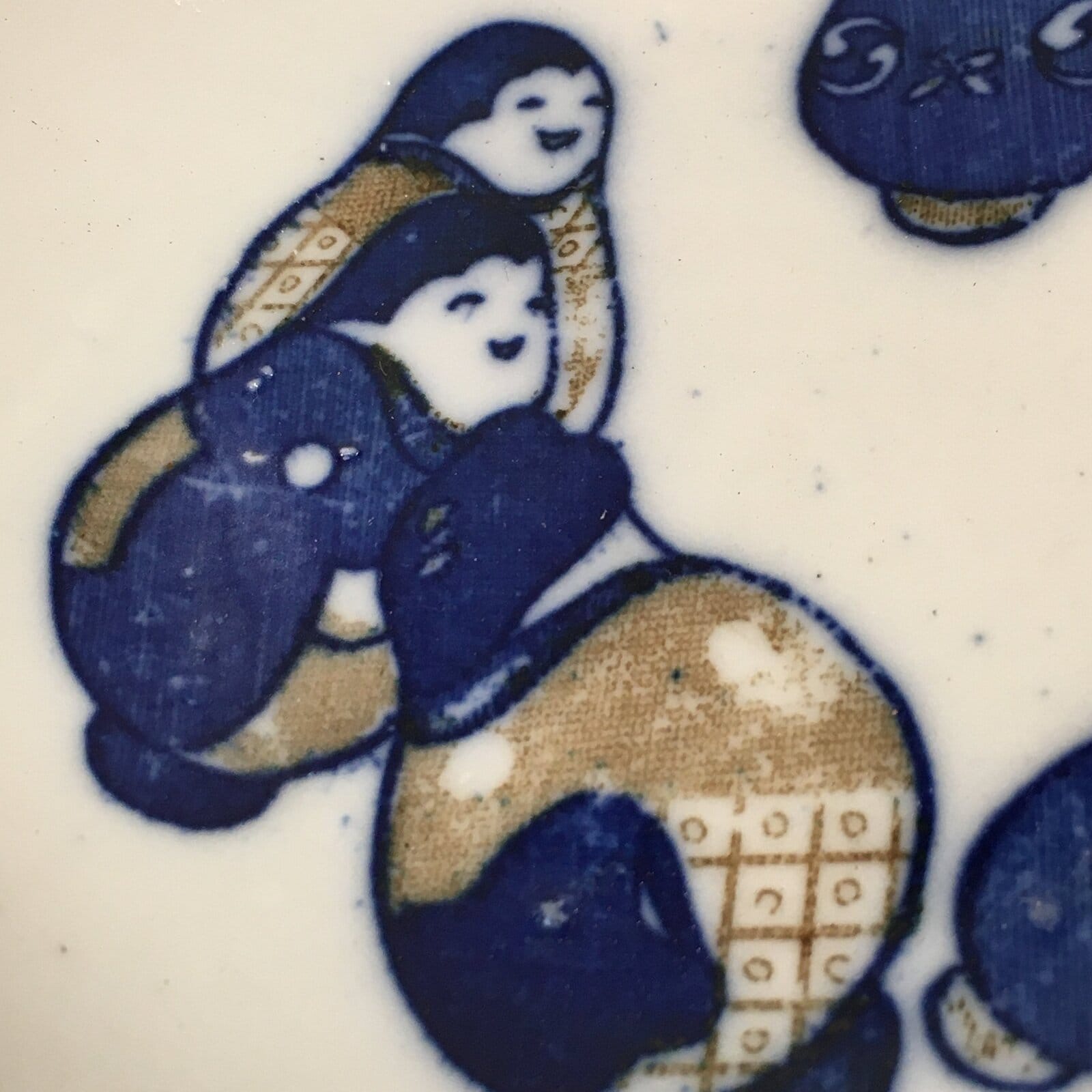 Japanese Porcelain Small Plate Vtg Round White Blue Kozara Kimono Doll PP400