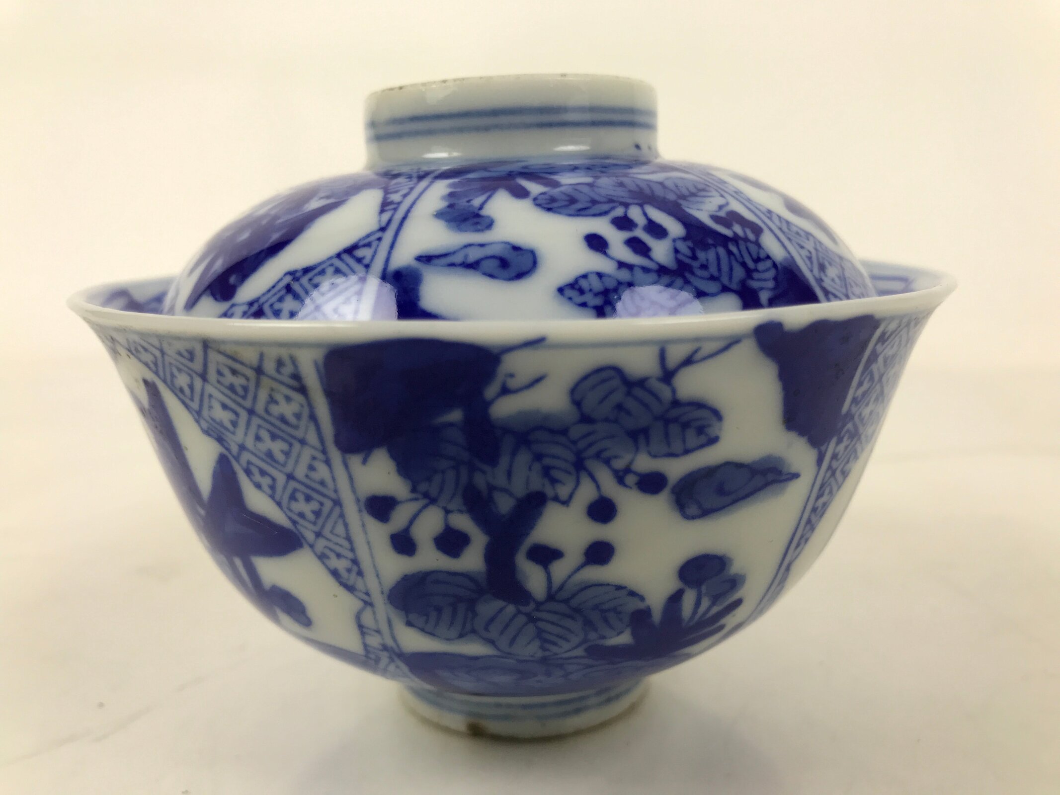 Japanese Porcelain Sometsuke Lidded Bowl Owan Vtg Pottery White Blue Floral Y306