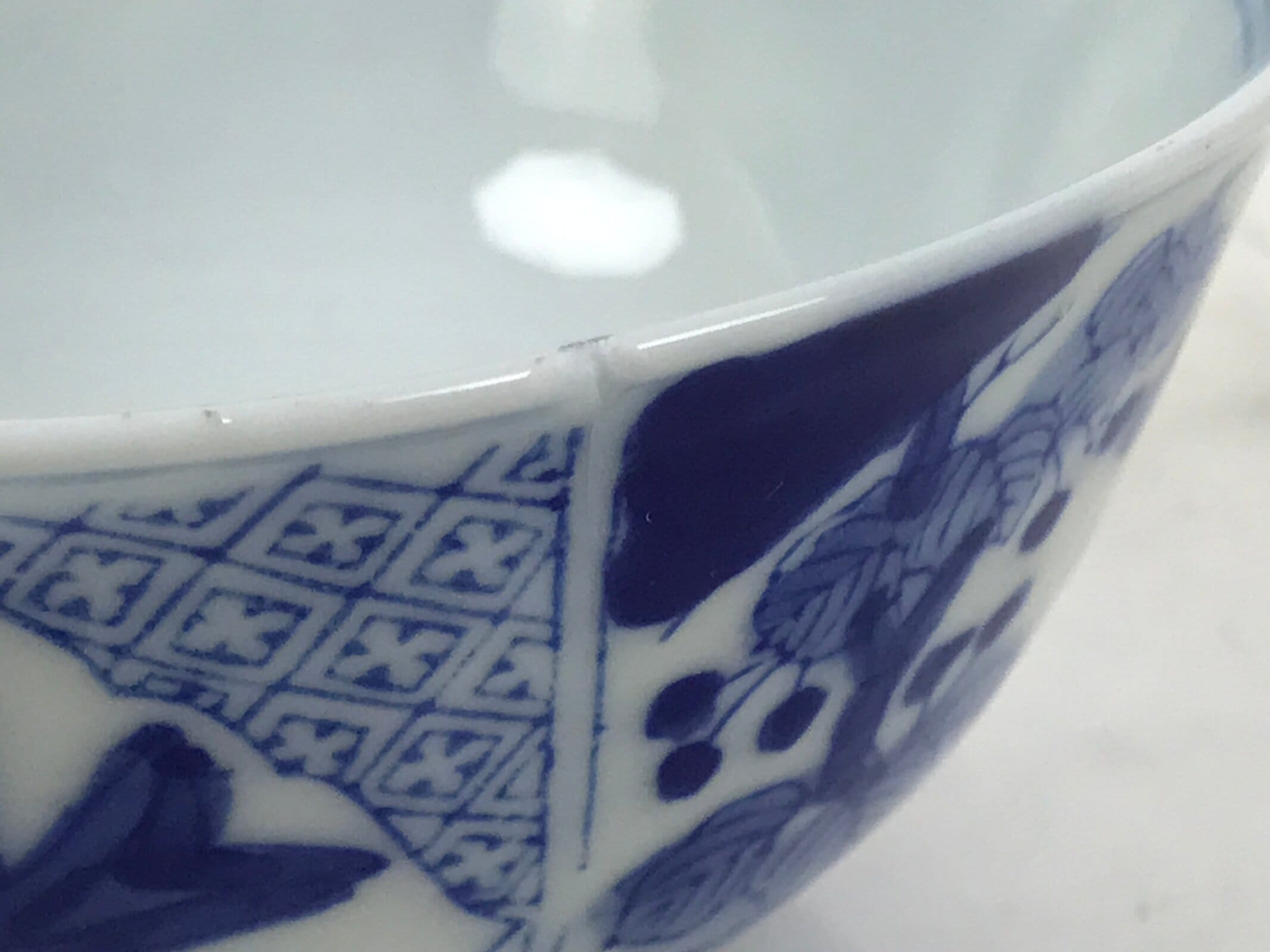 Japanese Porcelain Sometsuke Lidded Bowl Owan Vtg Pottery White Blue Floral Y314