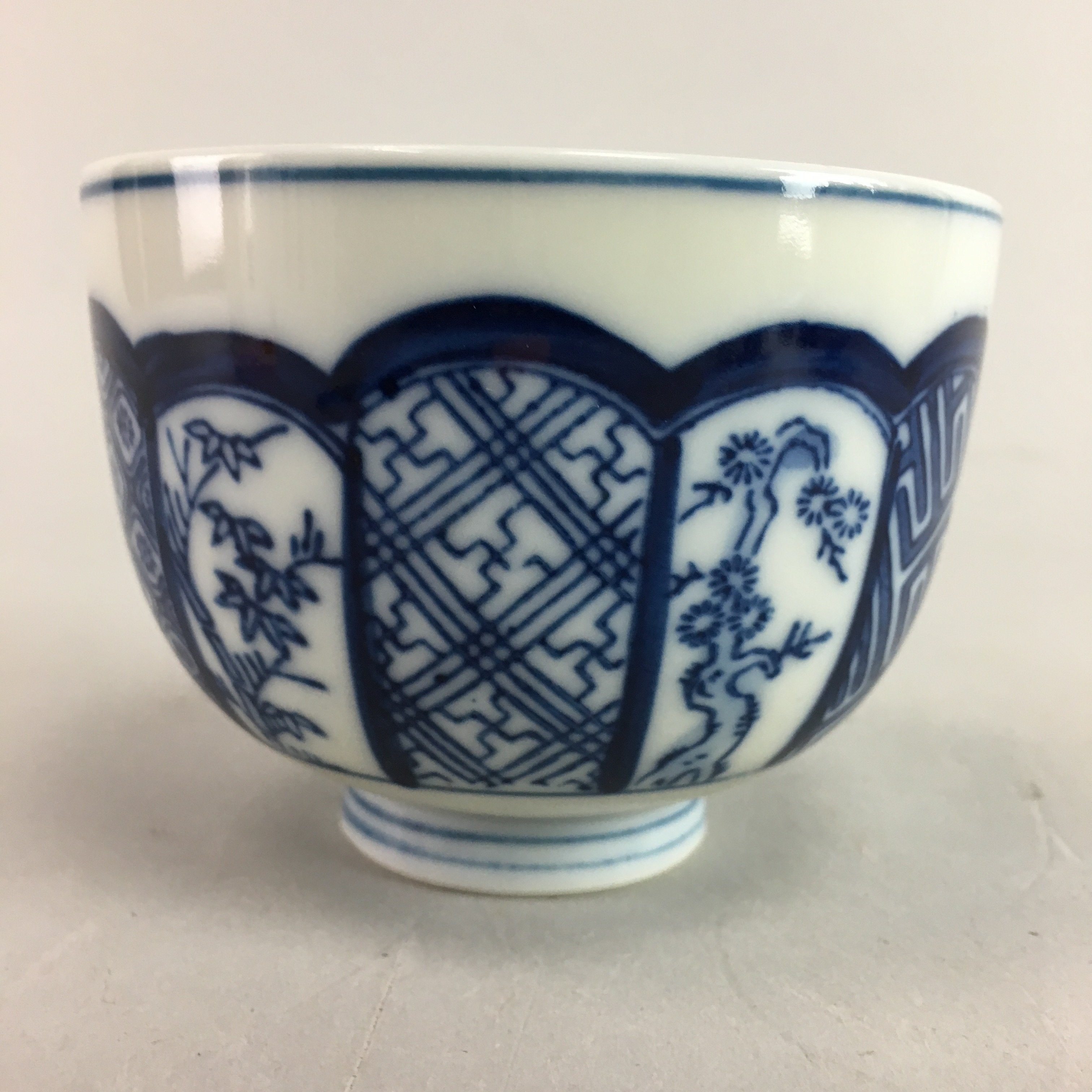 Japanese Porcelain Teacup Vtg Yunomi Sencha Blue Sometsuke Floral Design PT458