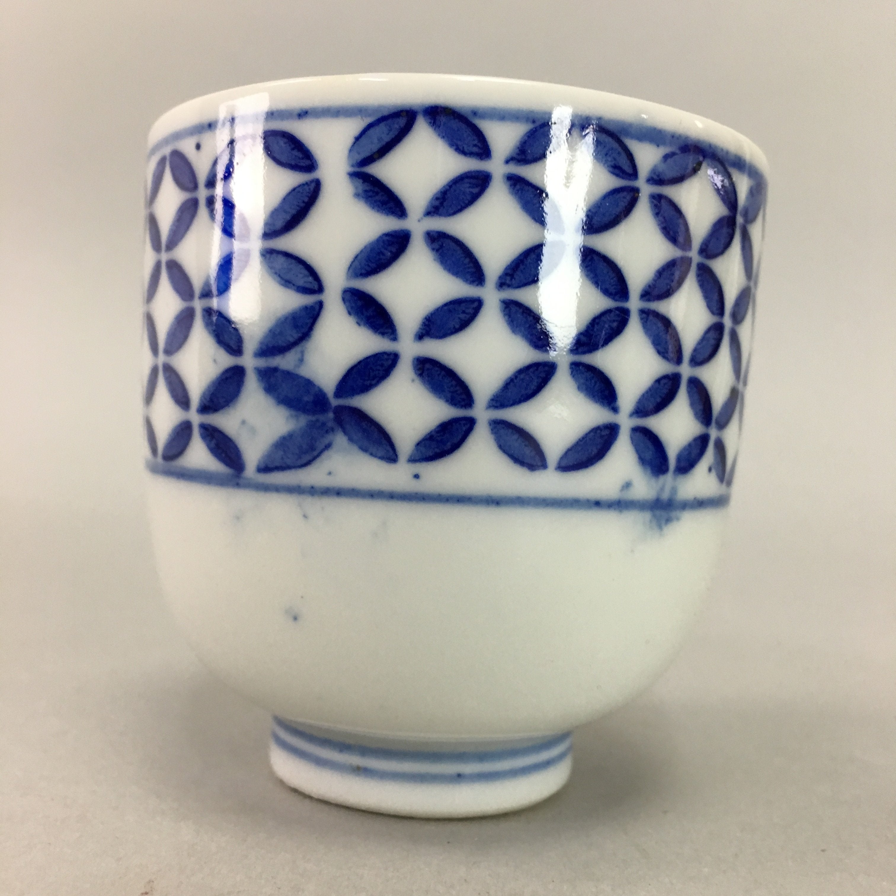 Japanese Porcelain Teacup Vtg Yunomi Sometsuke Blue White Shippo Sencha TC6
