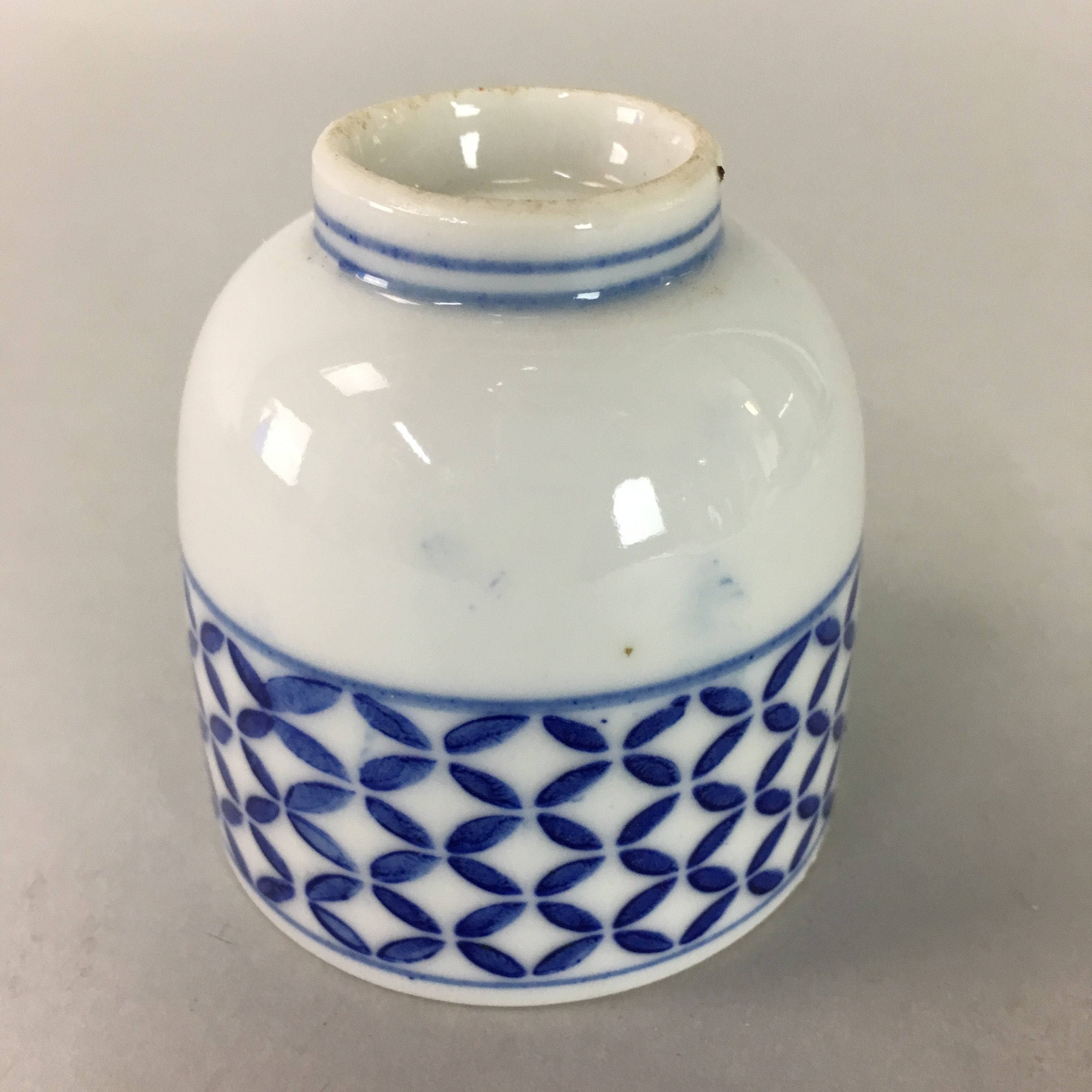 Japanese Porcelain Teacup Vtg Yunomi Sometsuke Blue White Shippo Sencha TC6