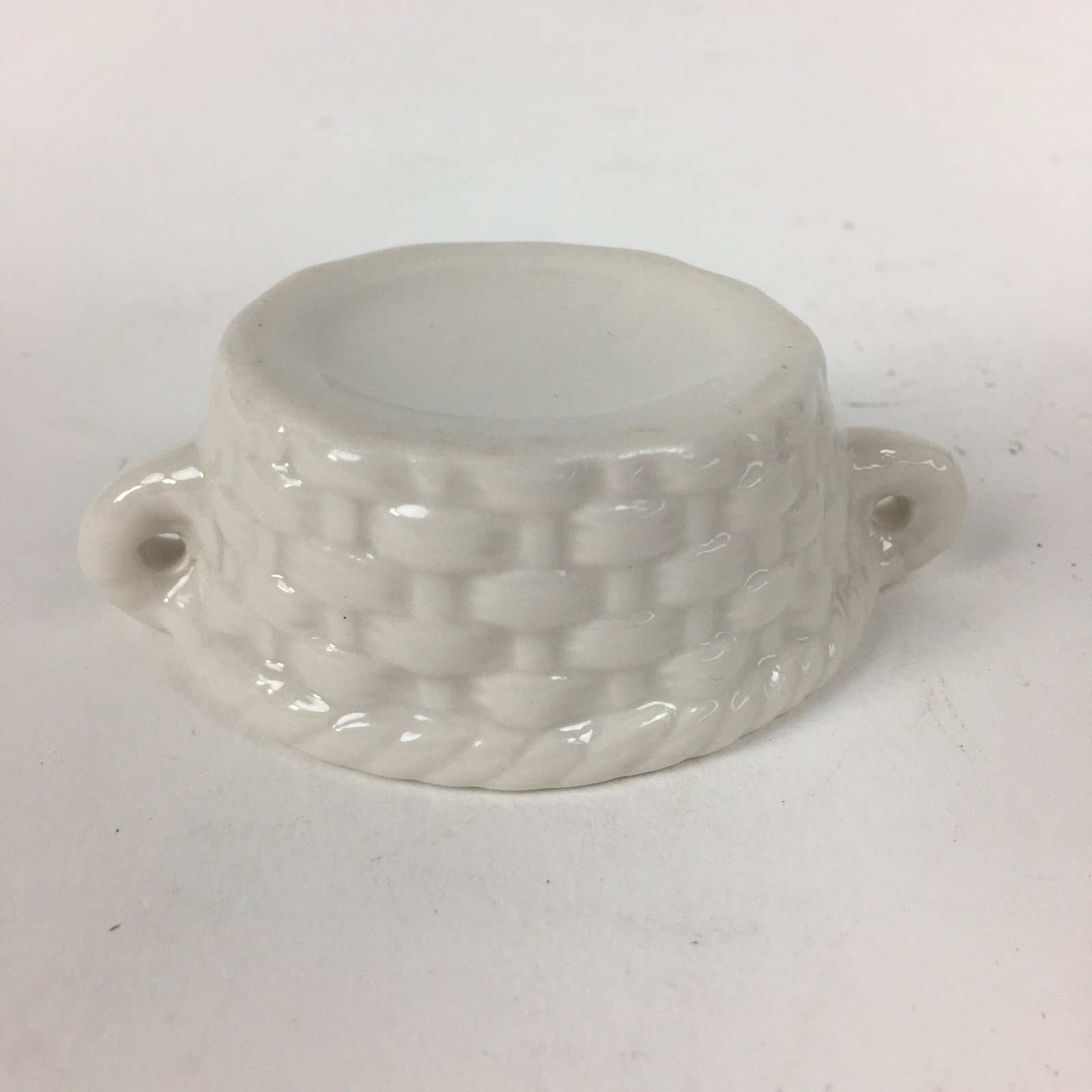 Japanese Porcelain Tiny Pot Bowl Basket Shape Two Handles White Container PP875
