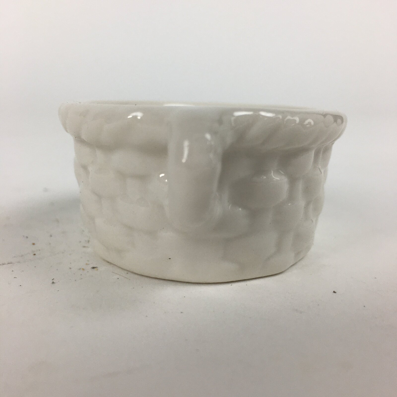 Japanese Porcelain Tiny Pot Bowl Basket Shape Two Handles White Container PP875
