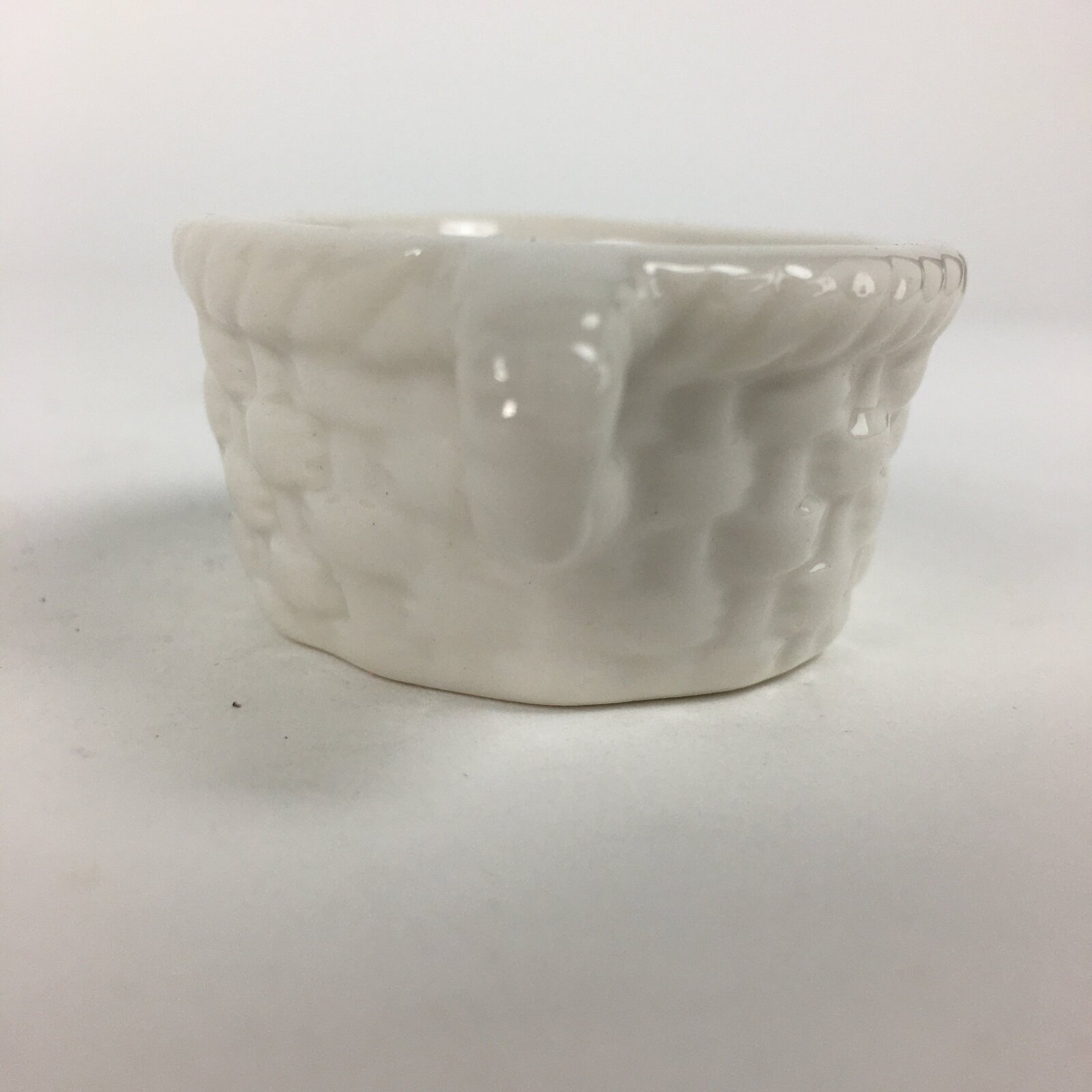 Japanese Porcelain Tiny Pot Bowl Basket Shape Two Handles White Container PP875