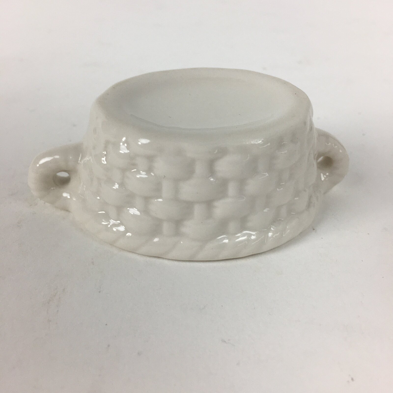 Japanese Porcelain Tiny Pot Bowl Basket Shape Two Handles White Container PP875