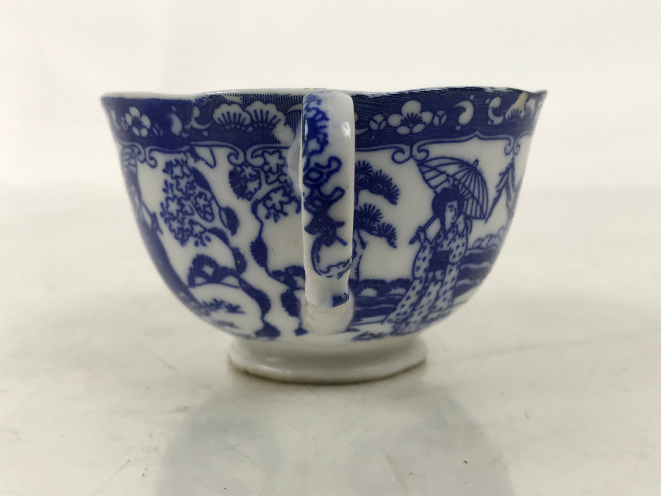 Japanese Porcelain Western-style Teacup Vtg Yunomi Sometsuke Geisha Blue TC608