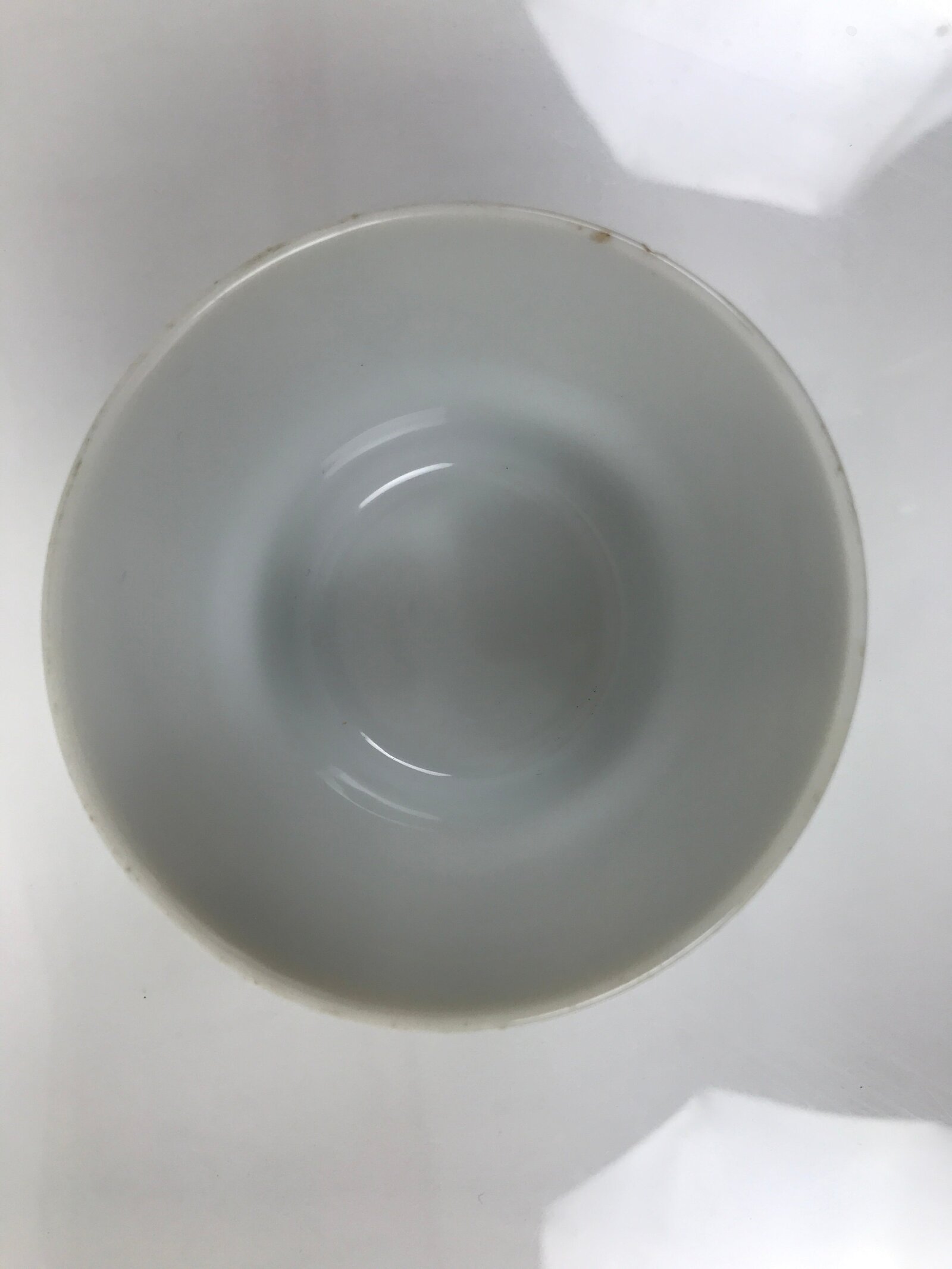 Japanese Porcelain Yunomi Teacup Pottery Vtg White Blue Chrysanthemums TC609