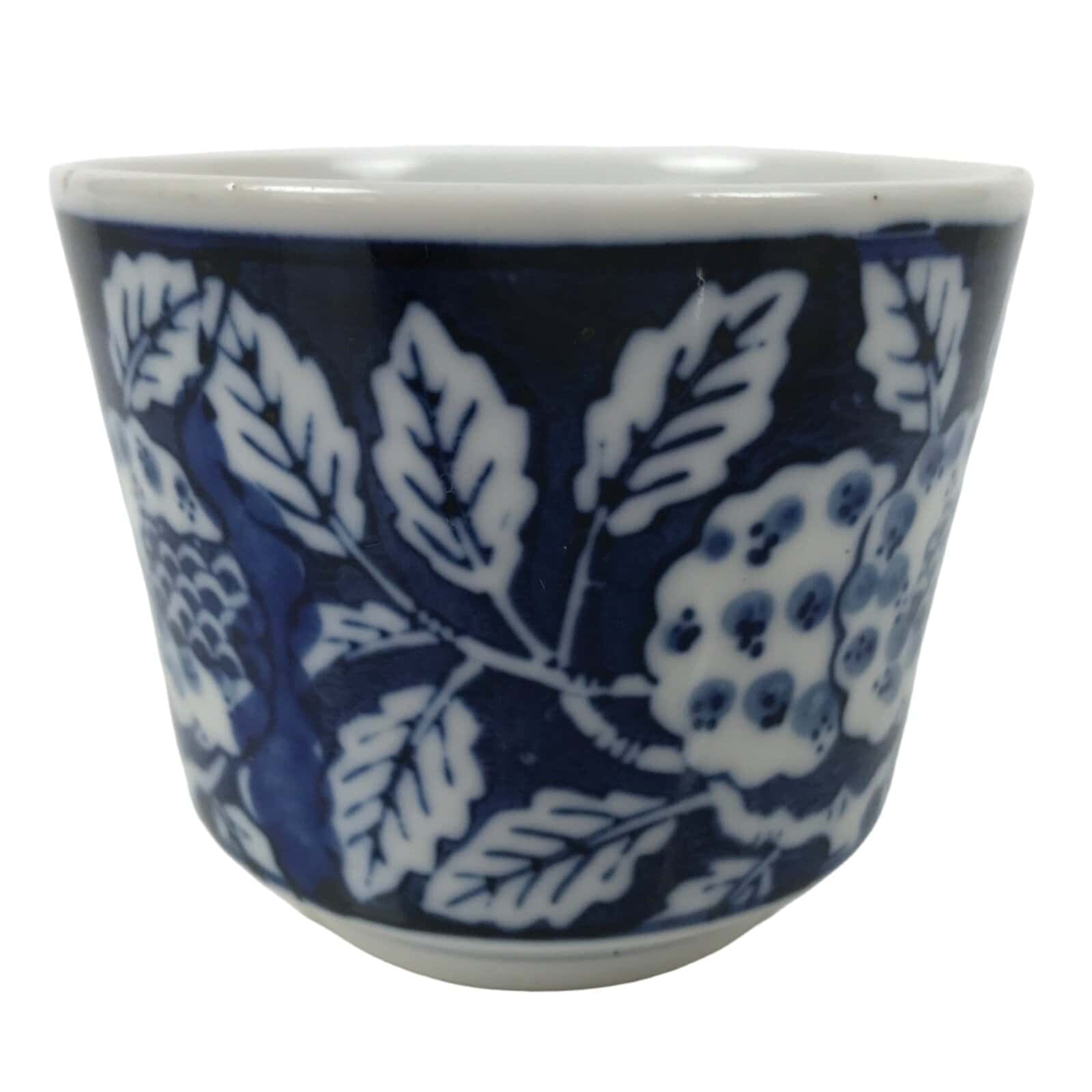 Japanese Porcelain Yunomi Teacup Pottery Vtg White Blue Hydrangea Ajisai TC610