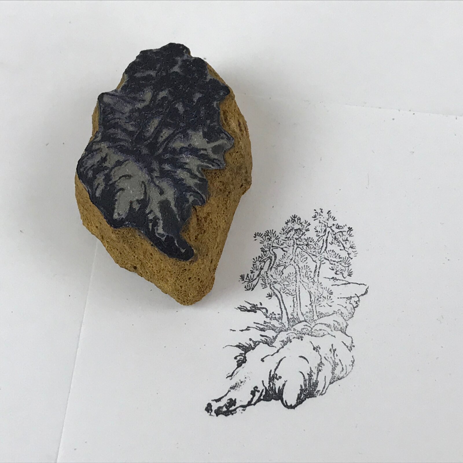 Japanese Rubber Stamp Pine Trees Rock Vtg Matsu Sponge Base Stationary HS260