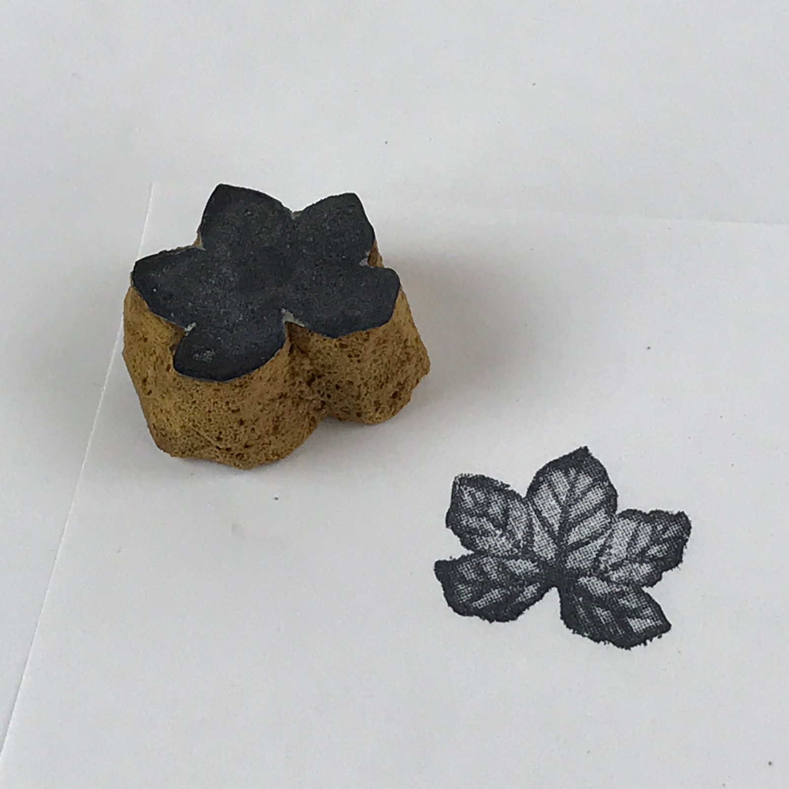 Japanese Rubber Stamp Single Leaf Vtg Sponge Base Stationary HS236