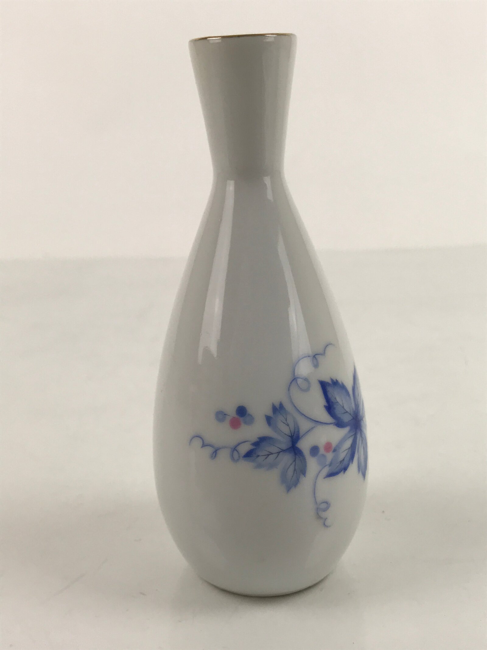 Japanese Sake Bottle Porcelain Tokkuri Vtg Ichi-Go Grapes Leaves Blue Pink TS685