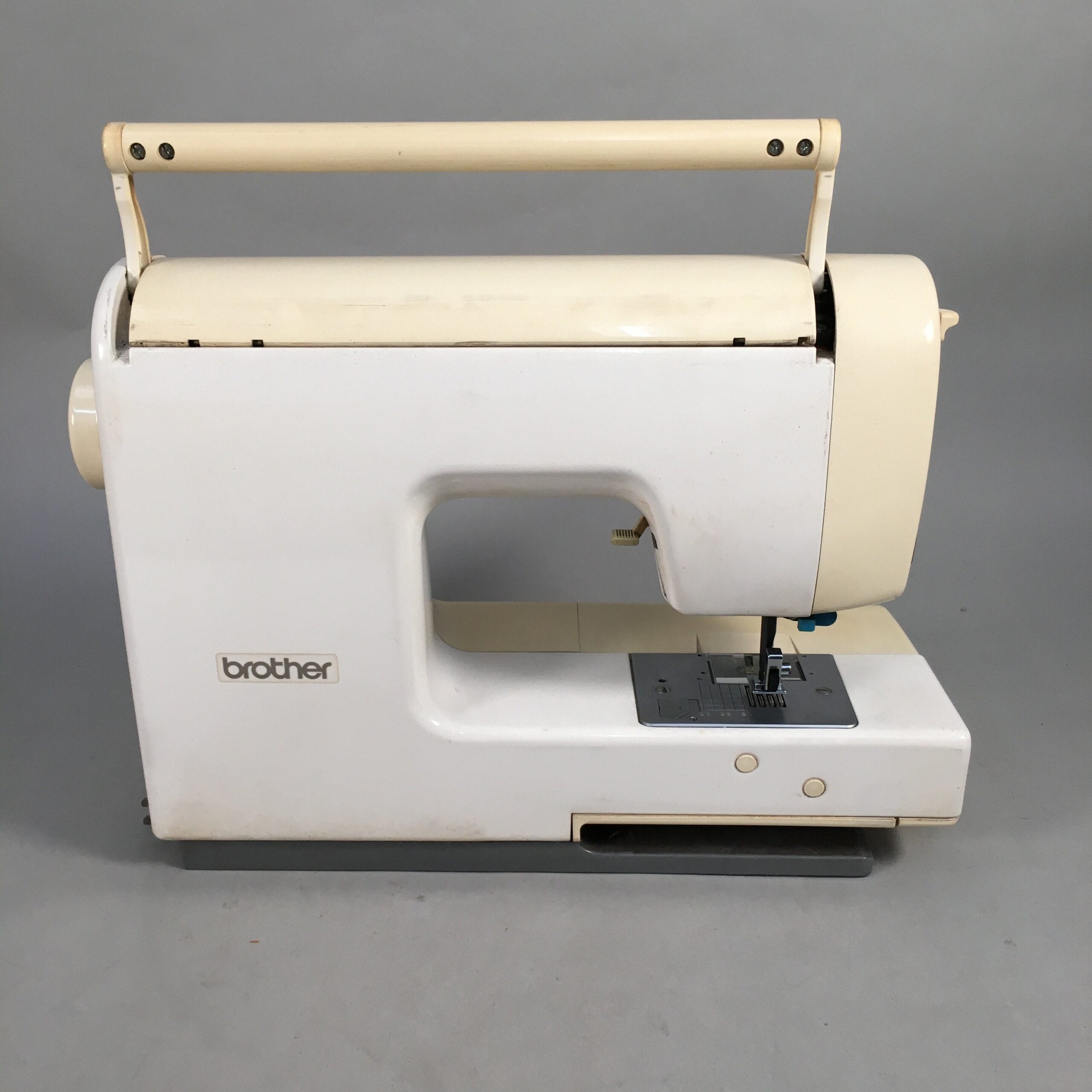 Japanese Sewing Machine Brother Tendy 7000 Electric Computer Control Tested J985