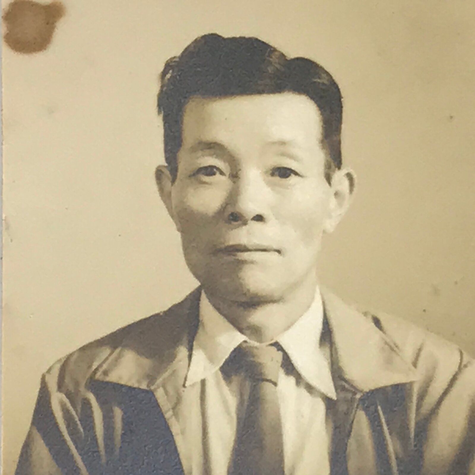 Japanese Showa Man Passport Photograph Vtg Suit Daily Life Sepia Tone PH286