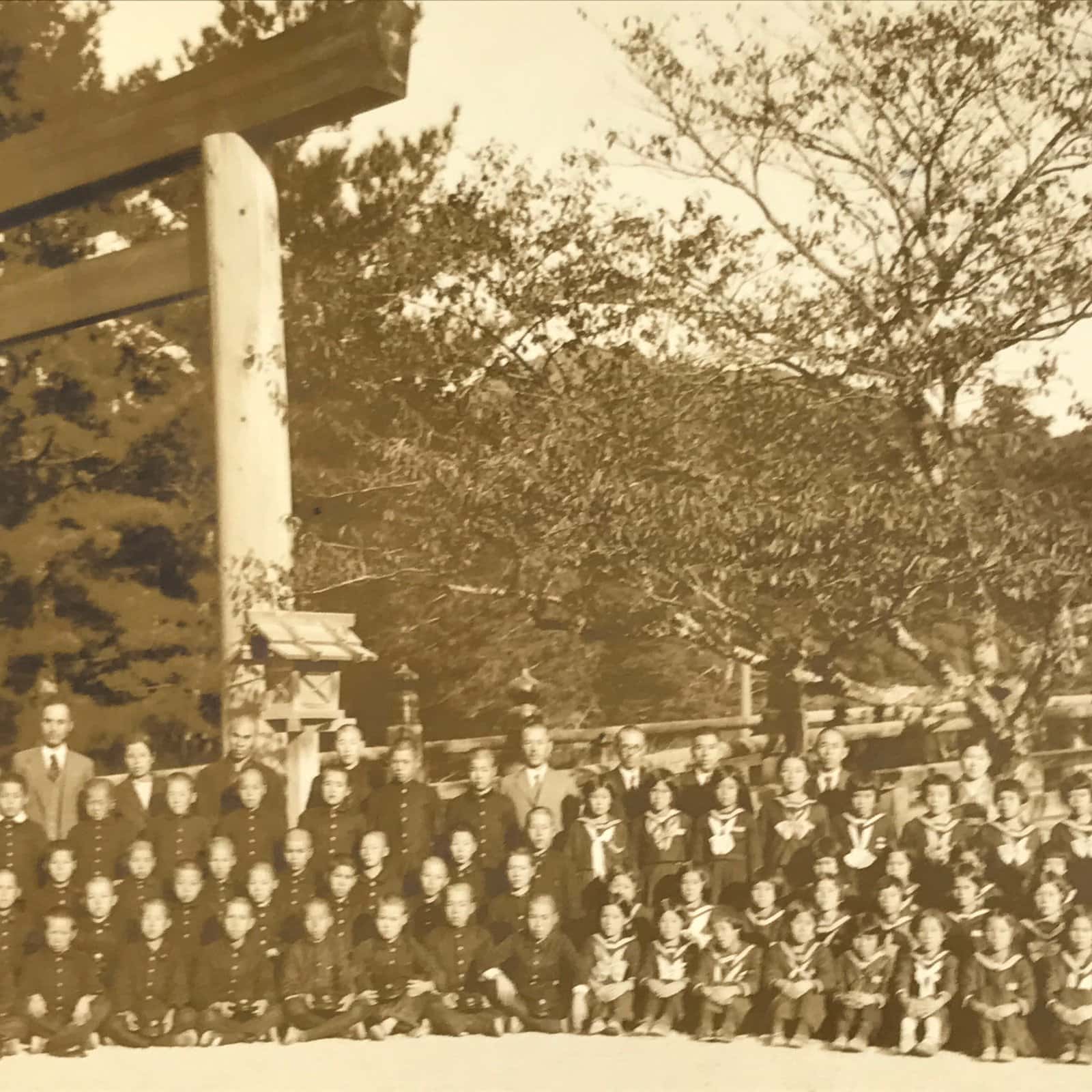 Japanese Showa School Class Trip Photograph Vtg Group Ise Shrine Sepia PH127
