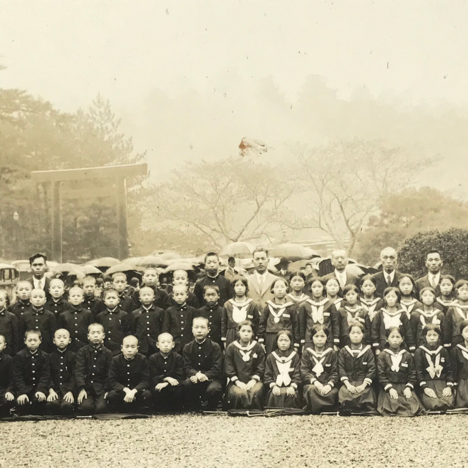Japanese Showa School Class Trip Photograph Vtg Group Ise Shrine Sepia PH142