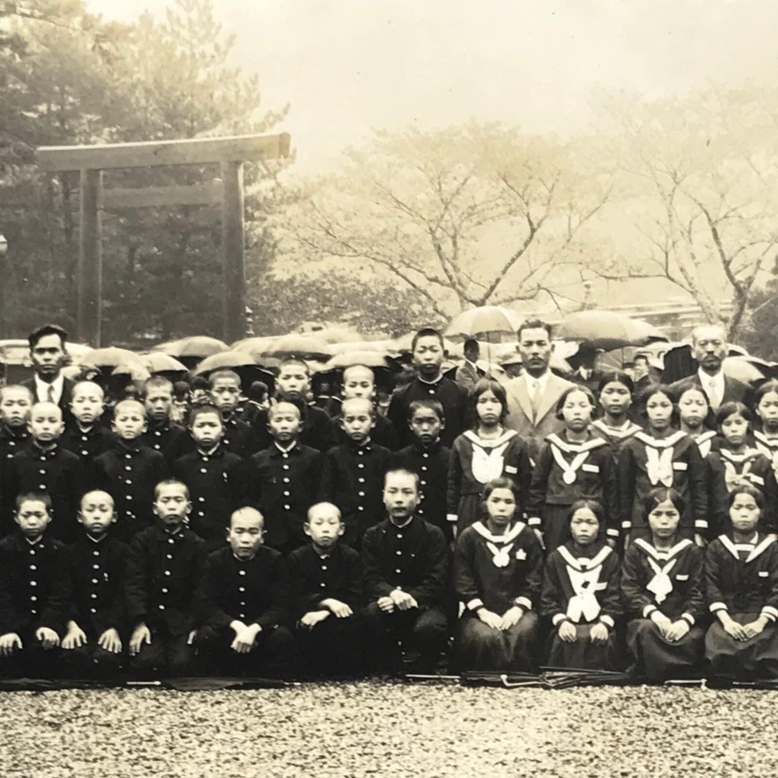 Japanese Showa School Class Trip Photograph Vtg Group Ise Shrine Sepia PH163