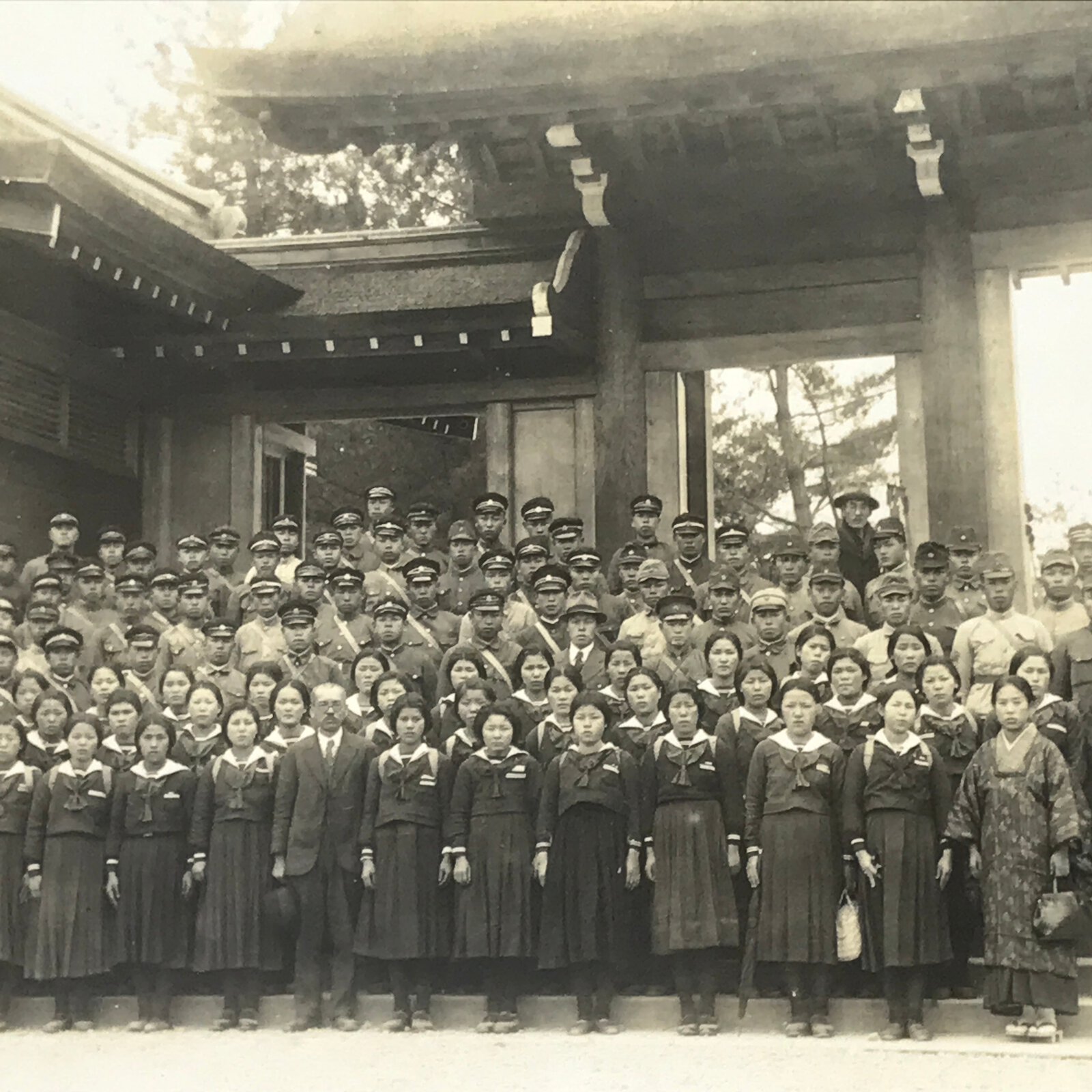 Japanese Showa School Class Trip Photograph Vtg Temple Palace Gate Sepia PH151