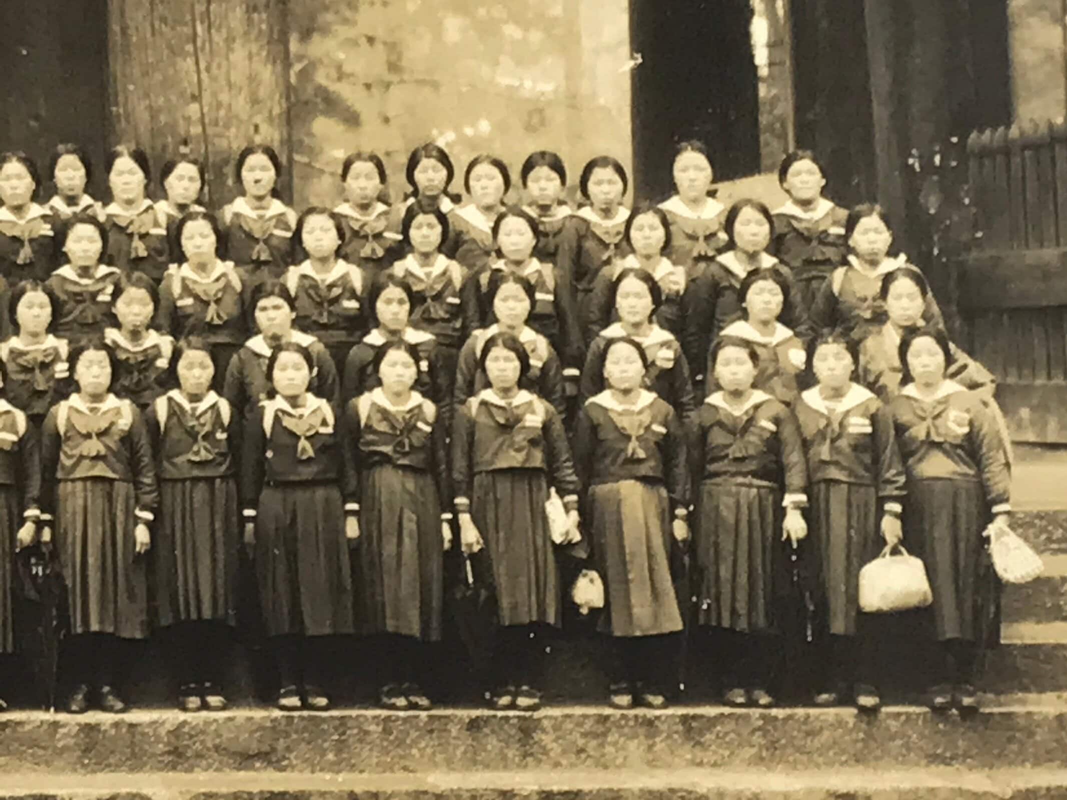 Japanese Showa School Class Trip Photograph Vtg Todaiji Temple Nara Sepia PH140