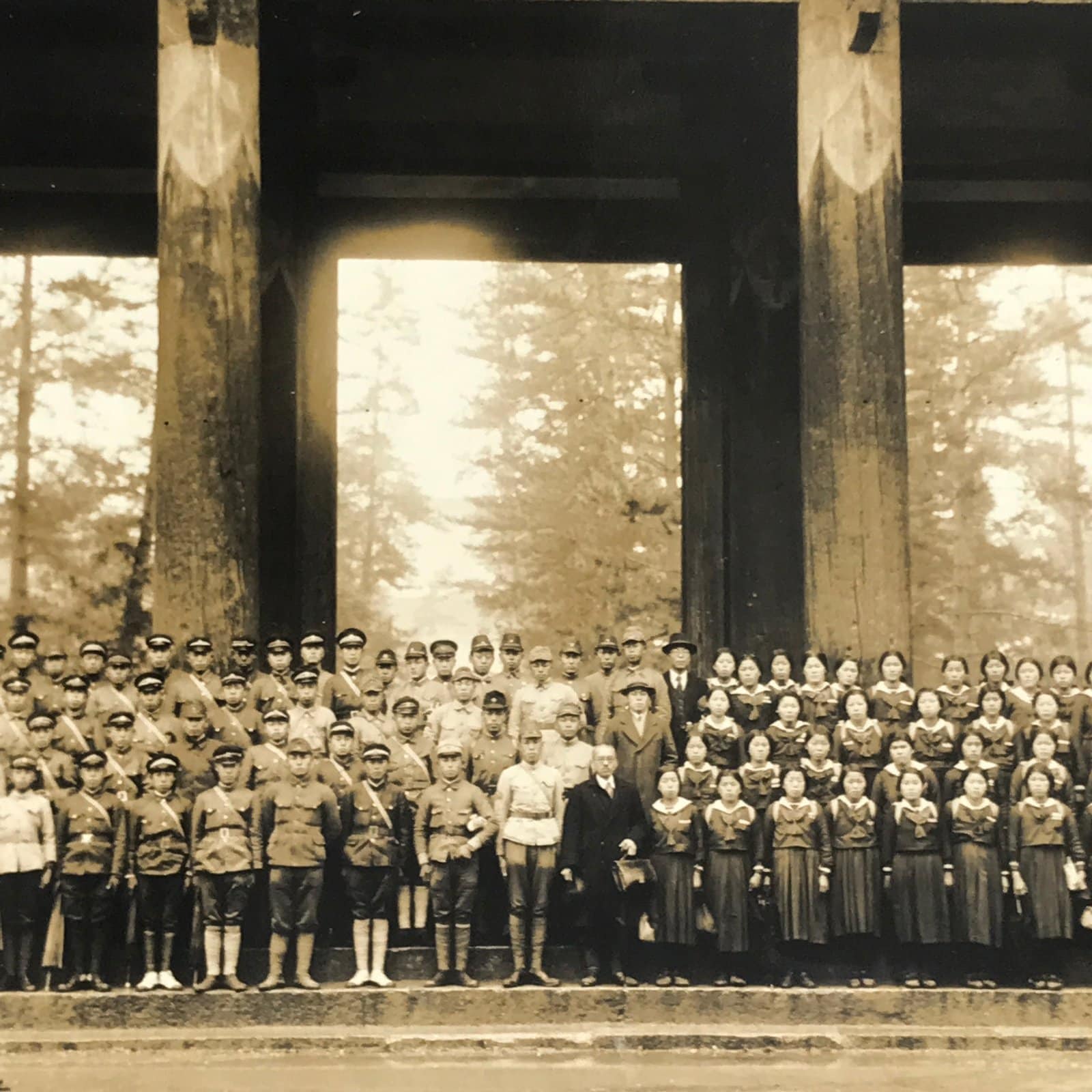 Japanese Showa School Class Trip Photograph Vtg Todaiji Temple Nara Sepia PH153