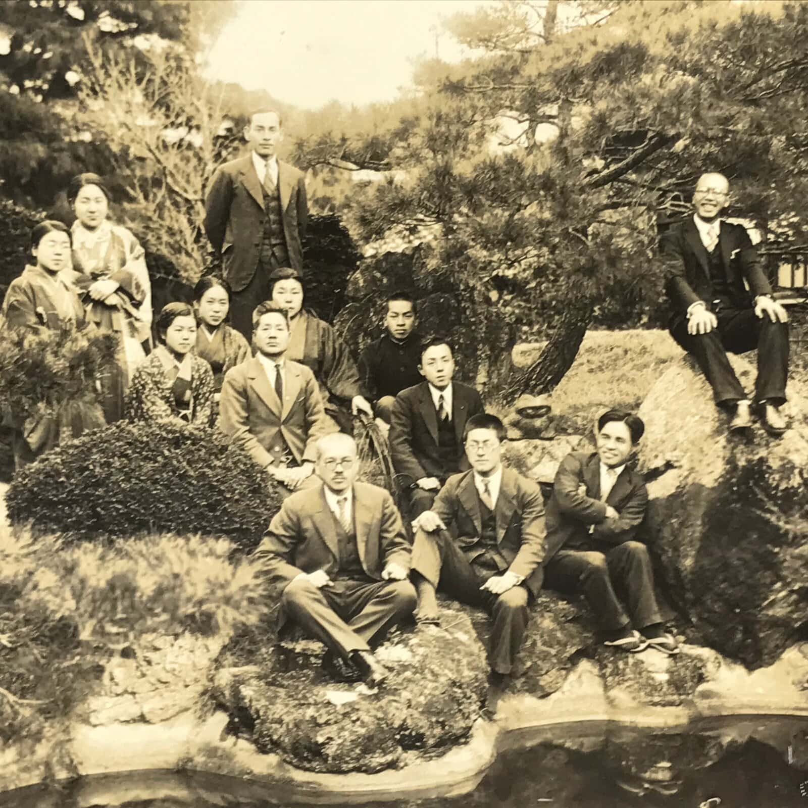 Japanese Showa Traditional Garden Group Staff Photograph Vtg Sepia Tone PH146