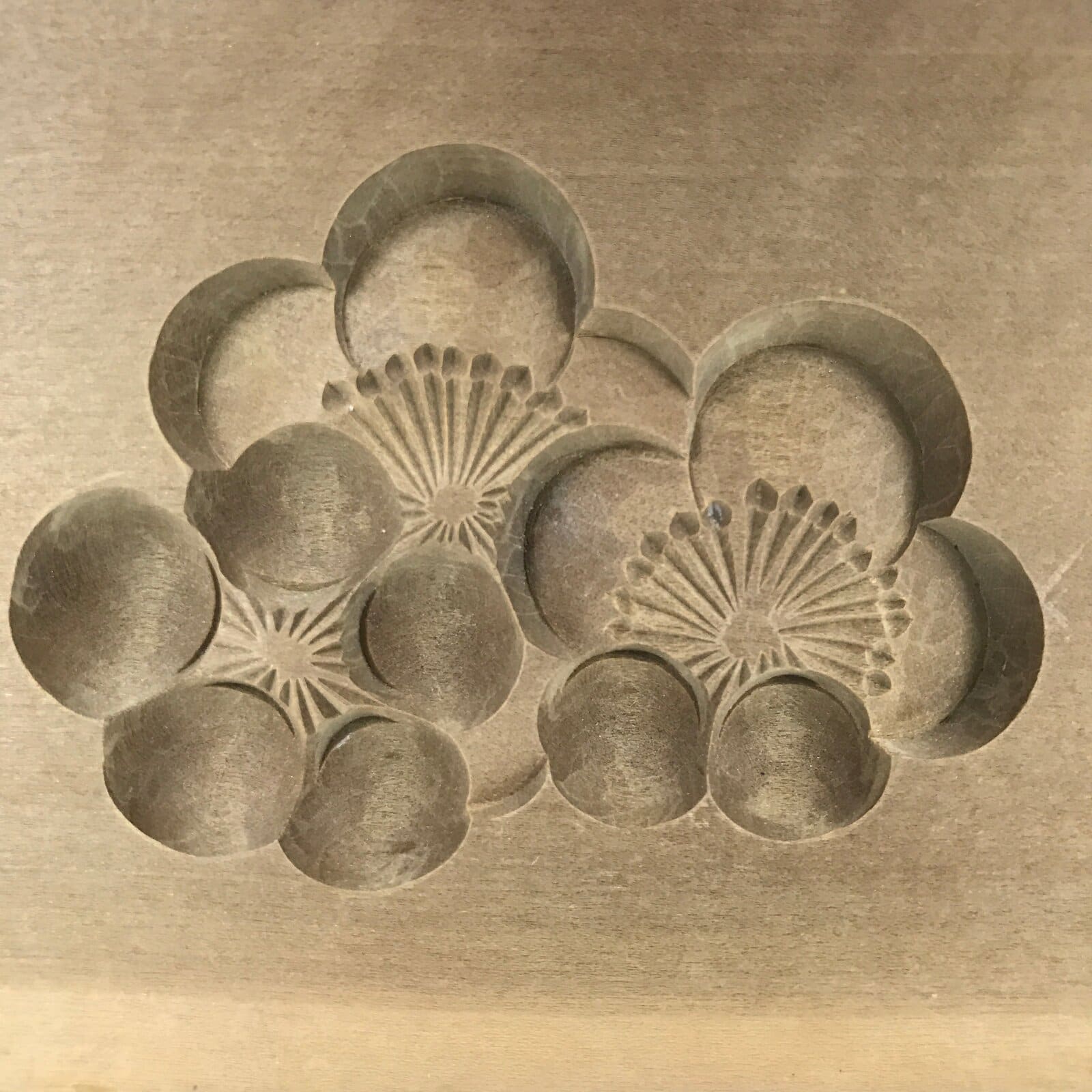 Japanese Wood Carved Kashigata Cake Mold Vtg Sweet Wagashi Plum Blossoms Kg619