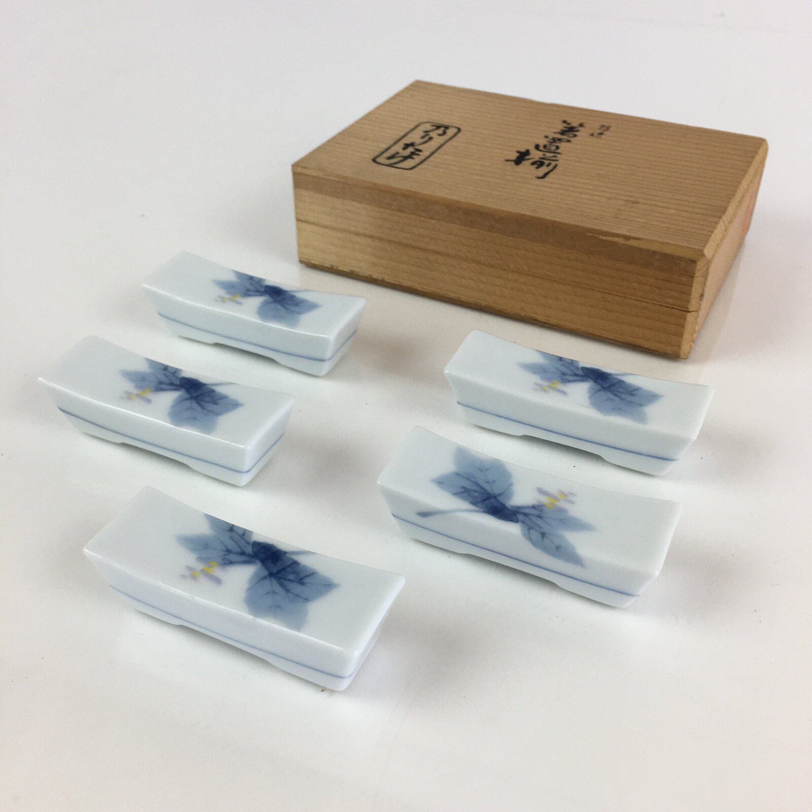 Japanese Wooden Boxed Porcelain Chopstick Rest 5pc Set Vtg Hashioki PX624