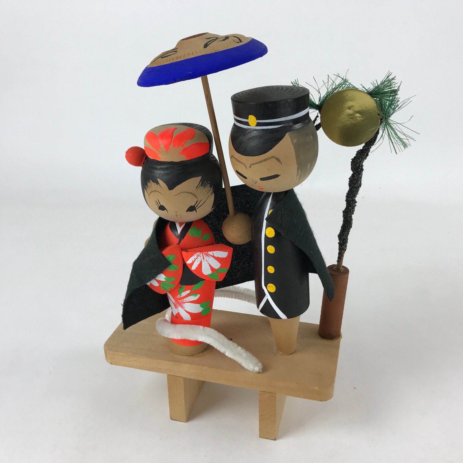 Japanese Wooden Kokeshi Doll Couple Statue Red Black Geta Stand Handmade BD948