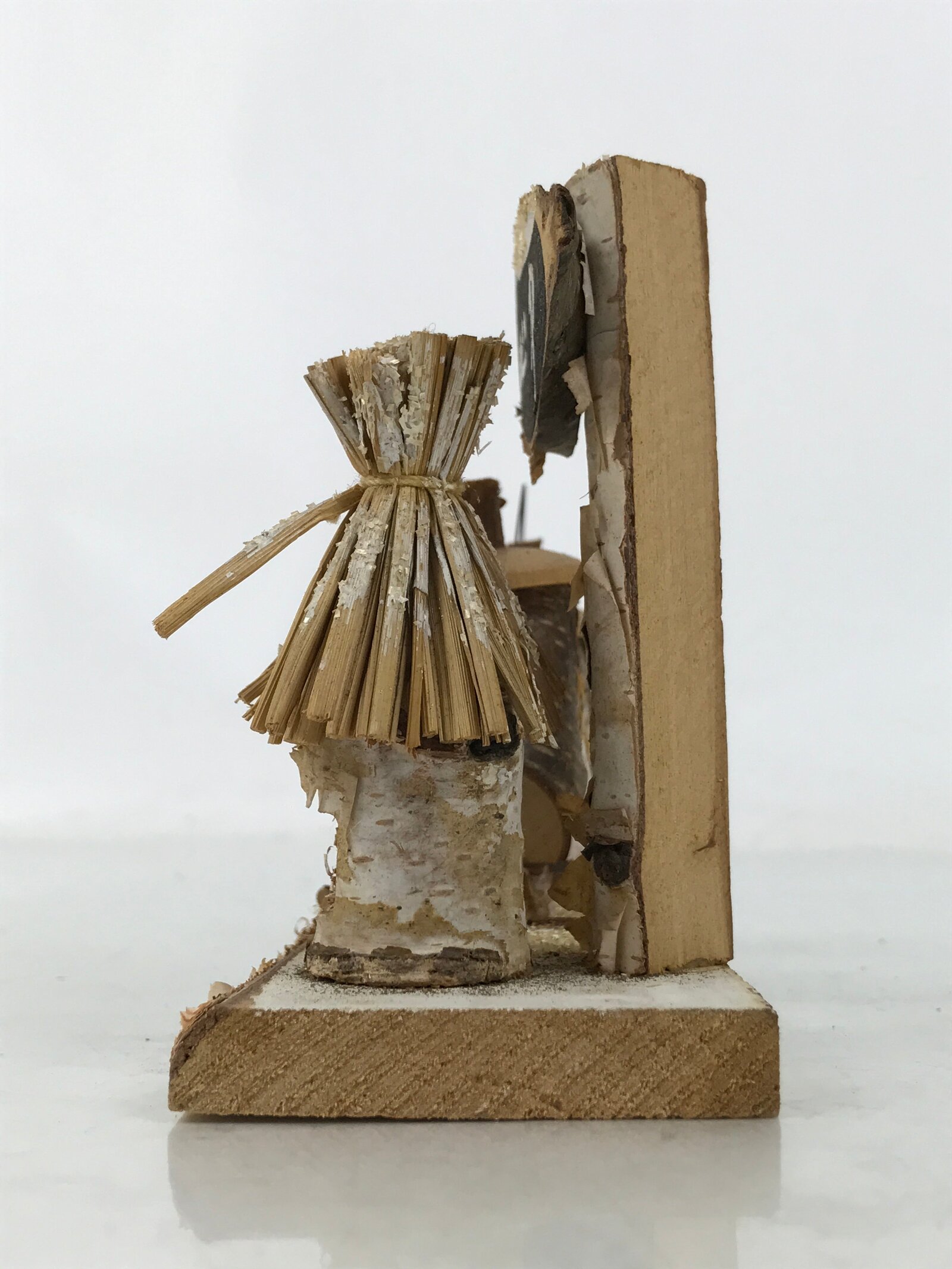 Japanese Wooden Kokeshi Doll Vtg Figurine Skiing Snow Hut Winter Brown KF760