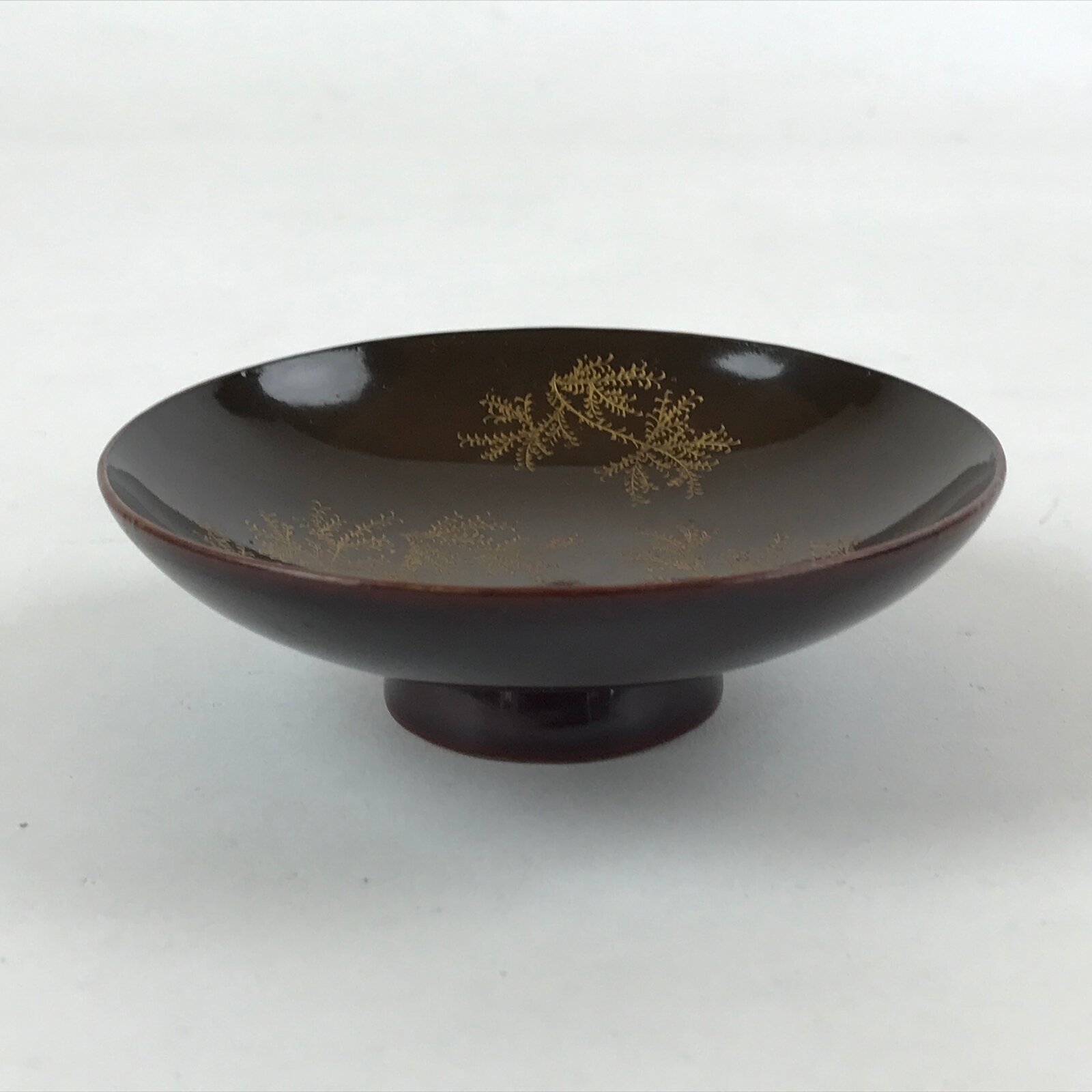Japanese Wooden Lacquered Makie Sake Cup Sakazuki Vtg Guinomi Brown Gold G103