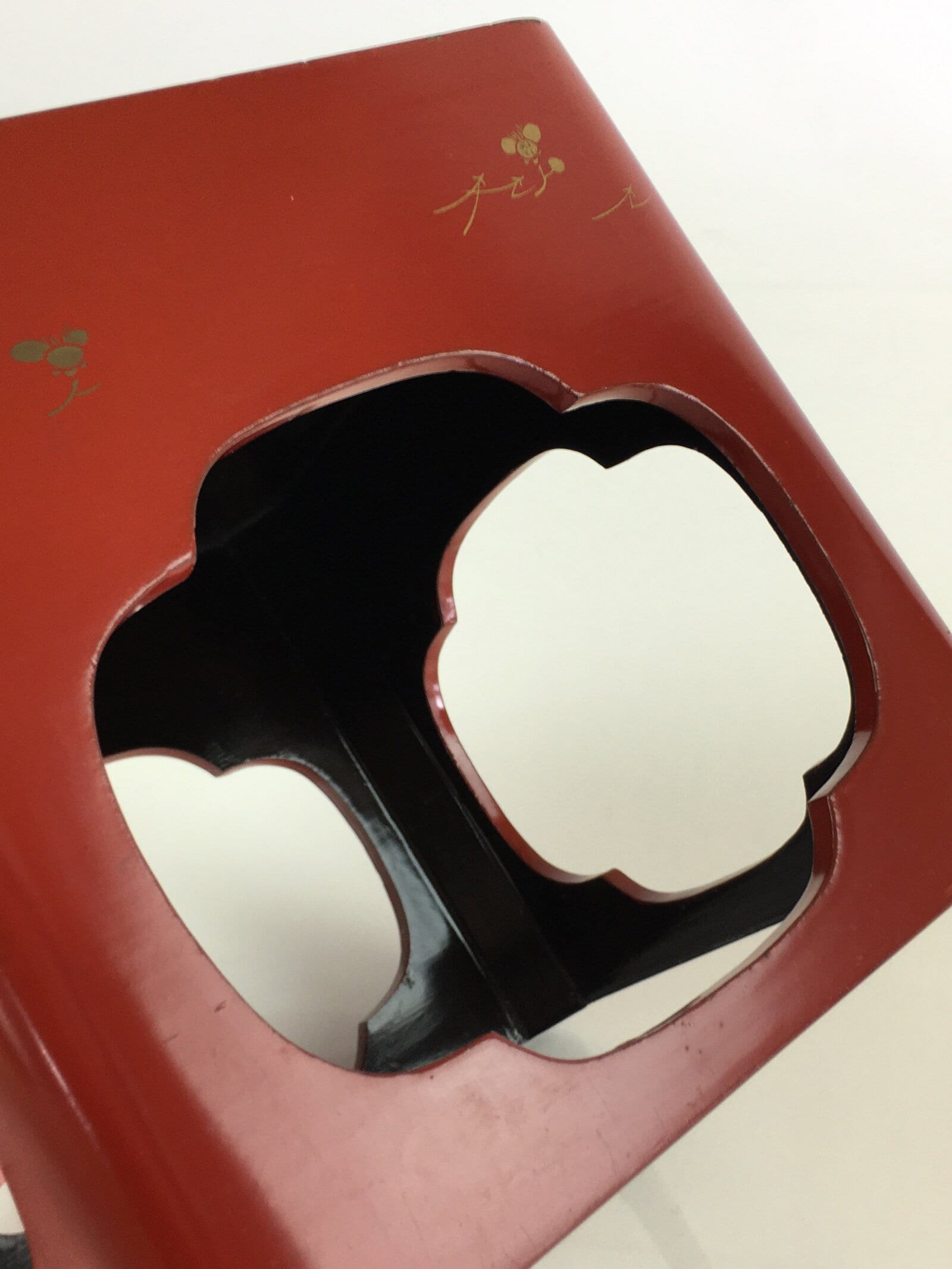 Japanese Wooden Legged Tray Lacquered Table Vtg Ozen Maki-e Red UR803