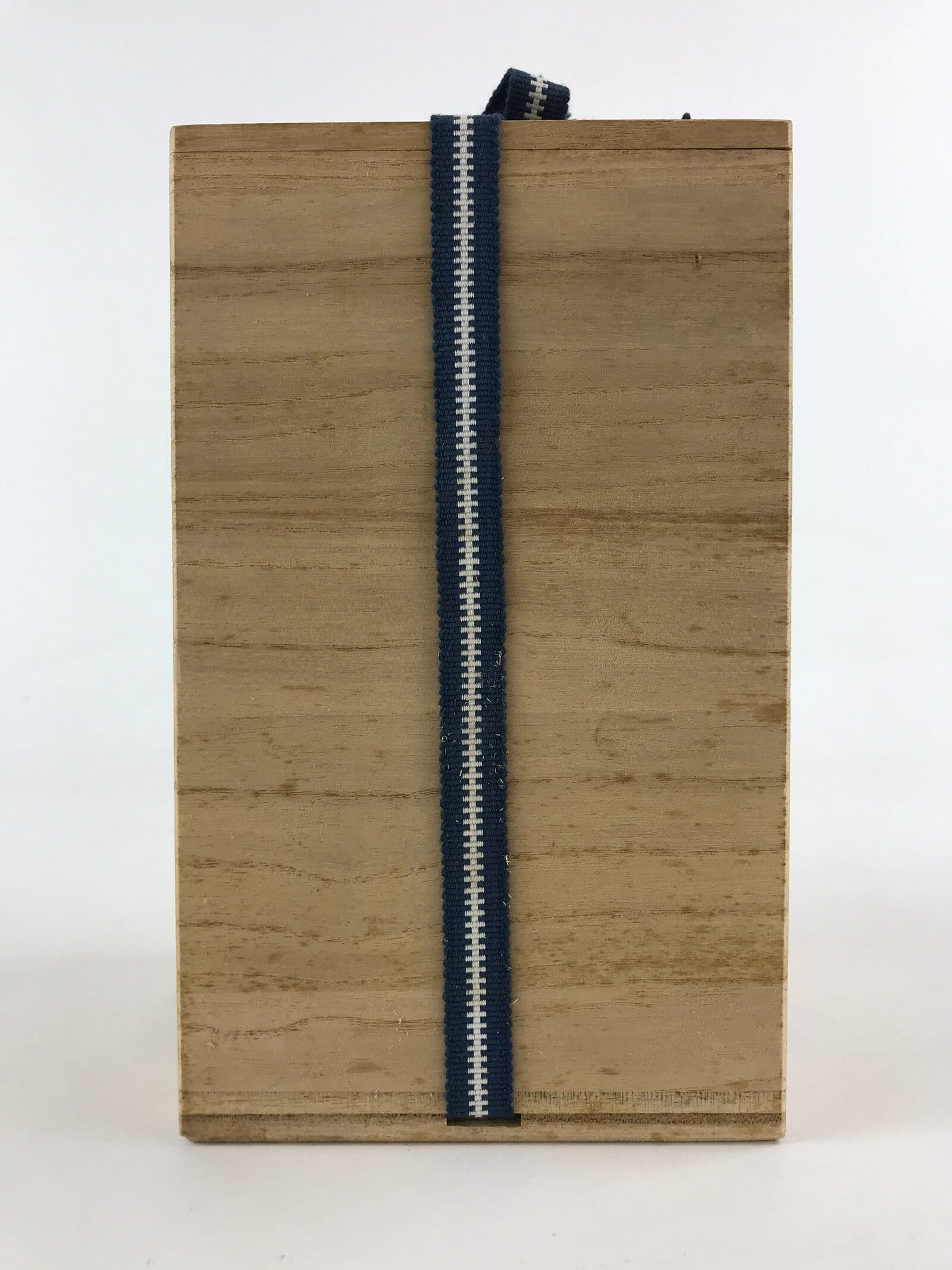 Vintage Japanese Wooden Lidded Storage Box Inside 10.5x10.5x18.5cm Tall X29