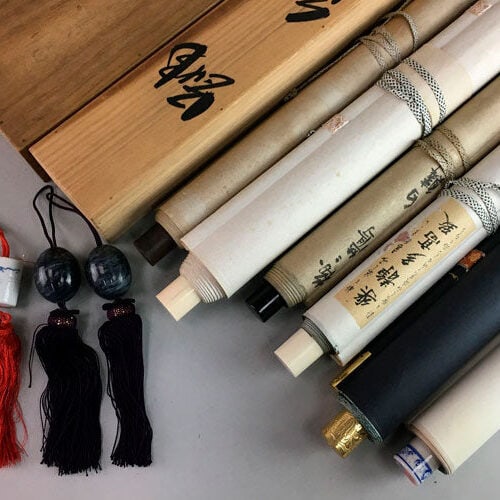 Scrolls & Accessories