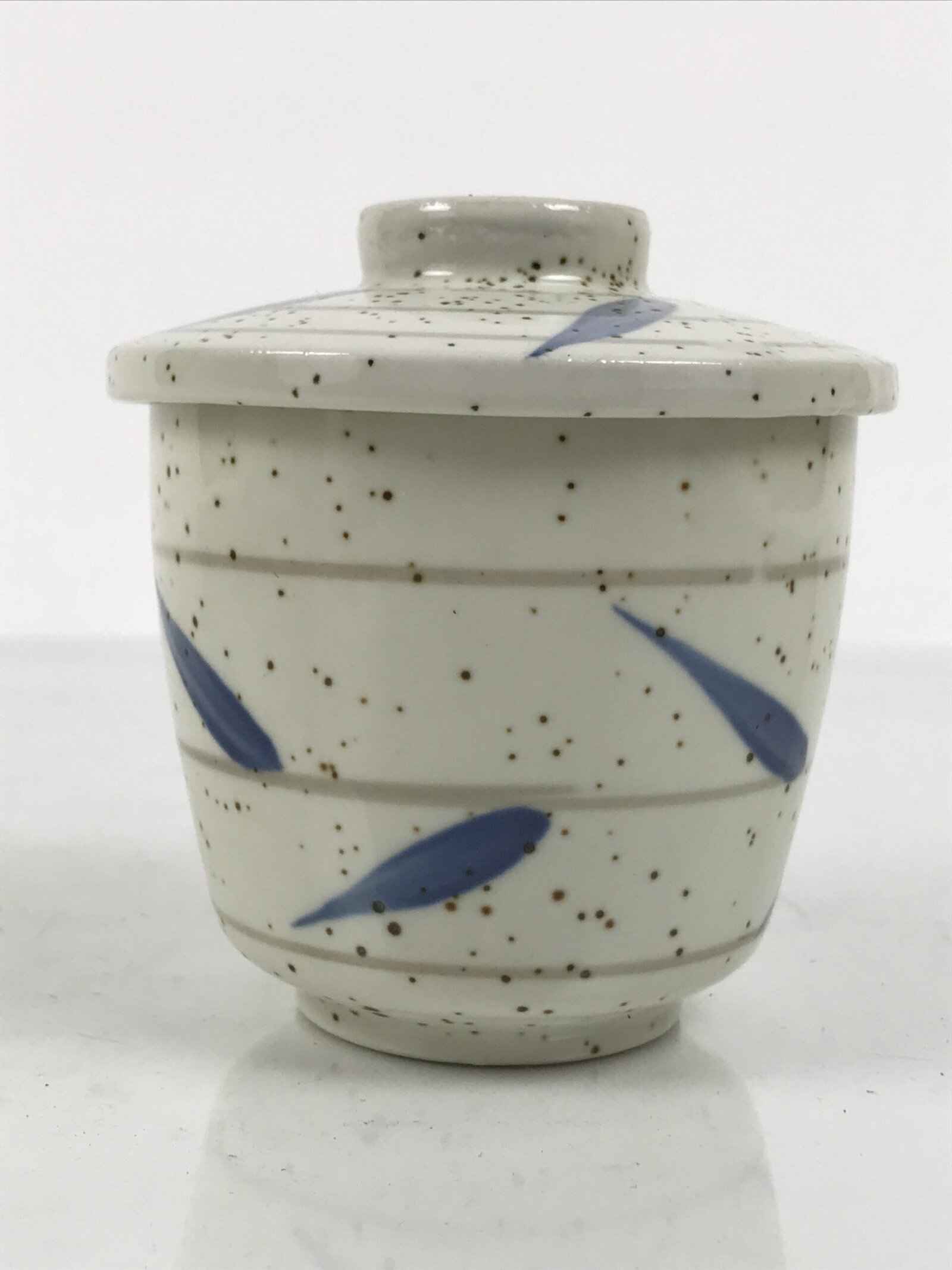 Japanese Ceramic Lidded Bowl Mushiwan Cup Pottery White Blue Bamboo Leaves Y546
