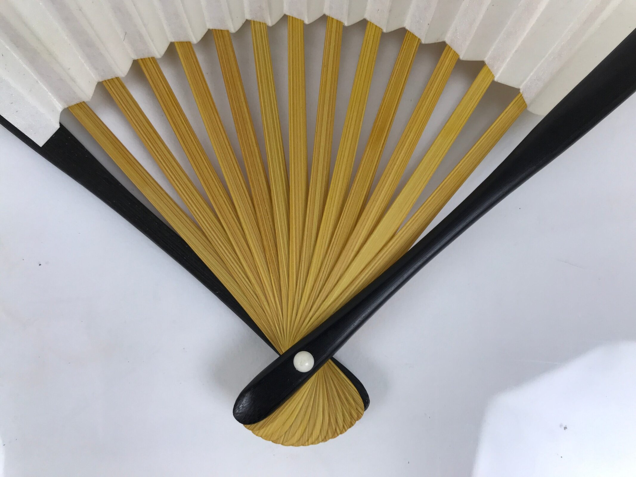 Japanese Paper Folding Fan Sensu Vtg Bamboo Frame White Calligraphy Kanji 5D36