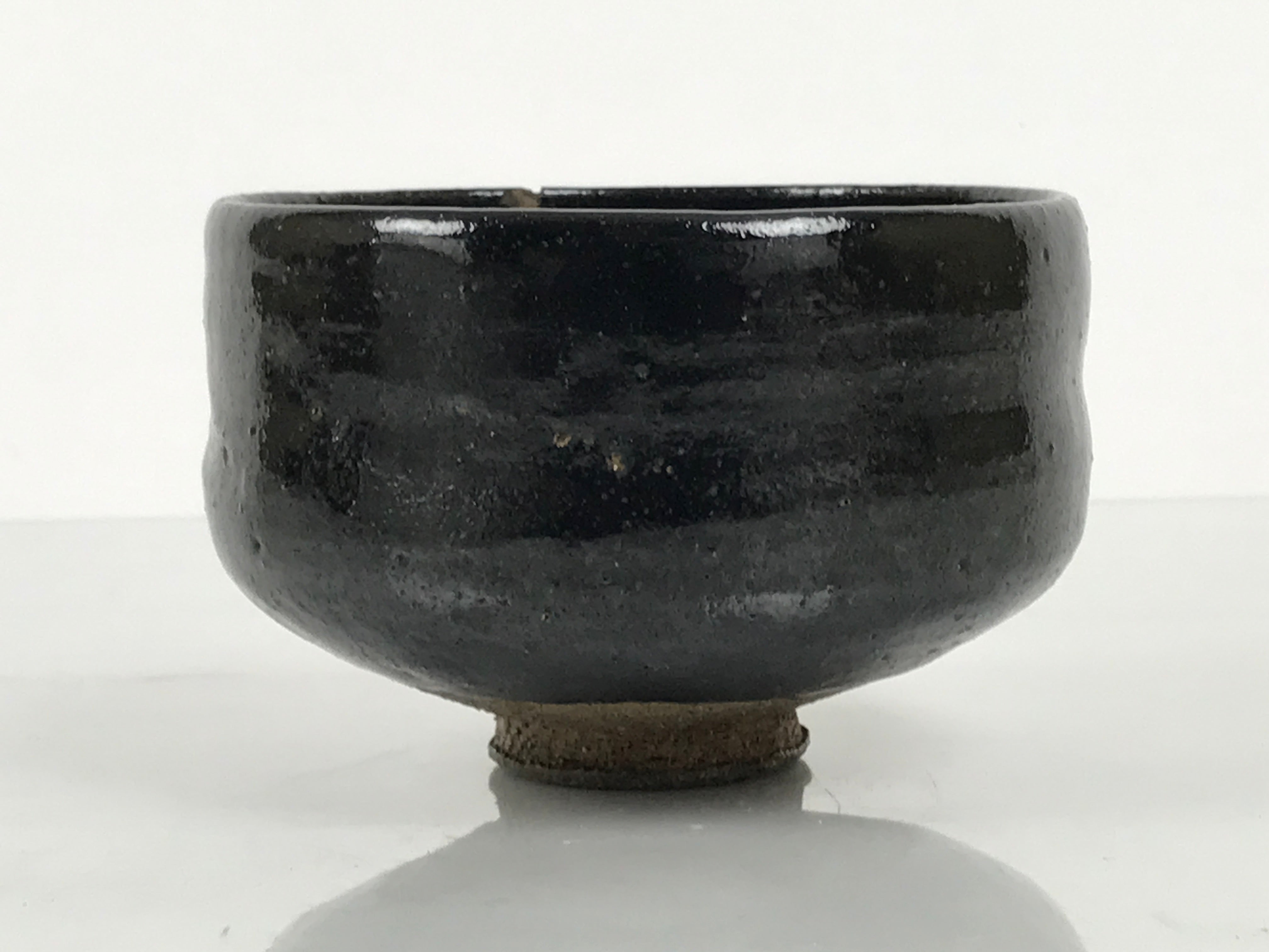 Japanese Ceramic Green Tea Bowl Matcha Chawan Vtg Pottery Glossy Black CHB153