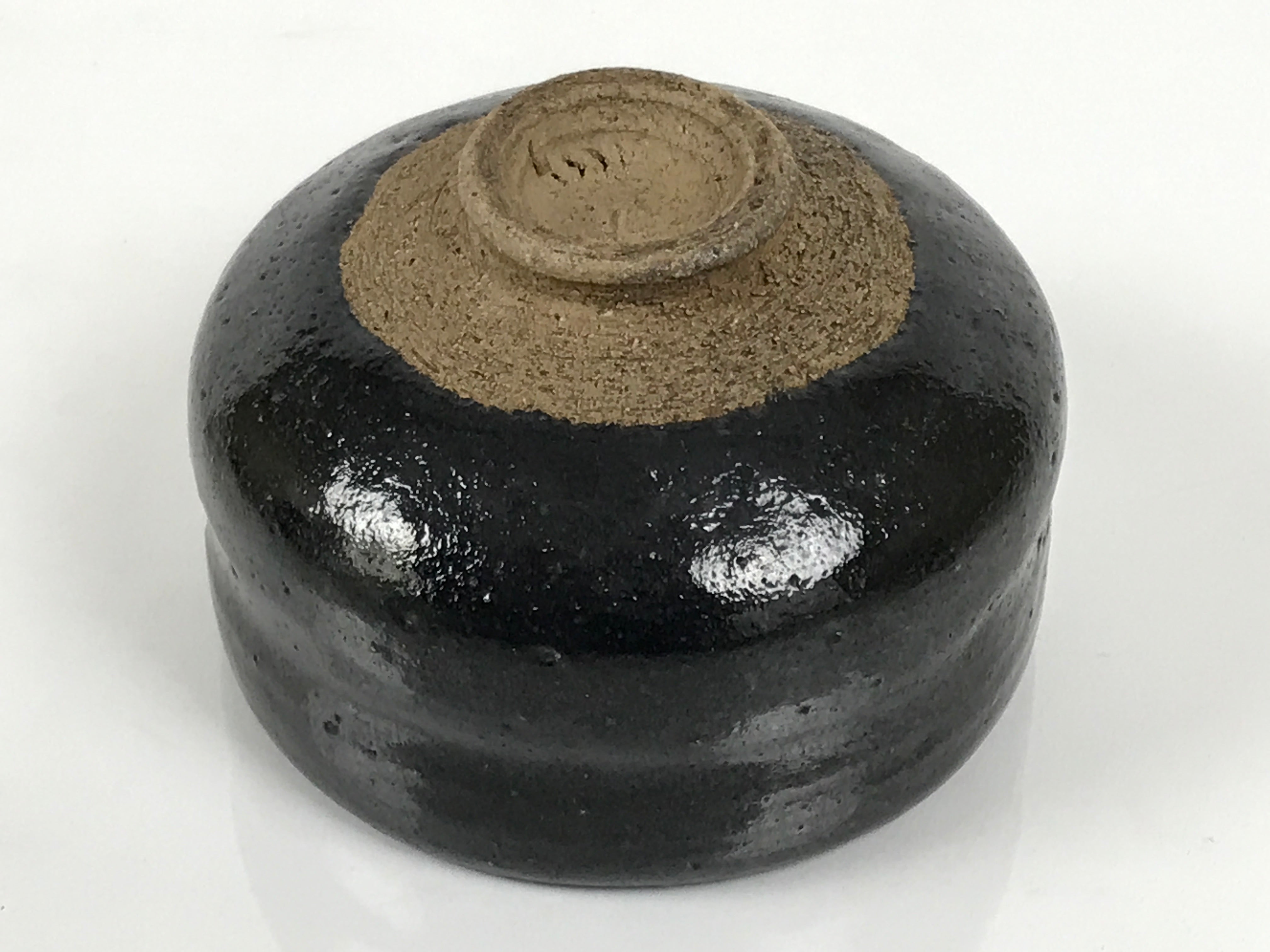 Japanese Ceramic Green Tea Bowl Matcha Chawan Vtg Pottery Glossy Black CHB153