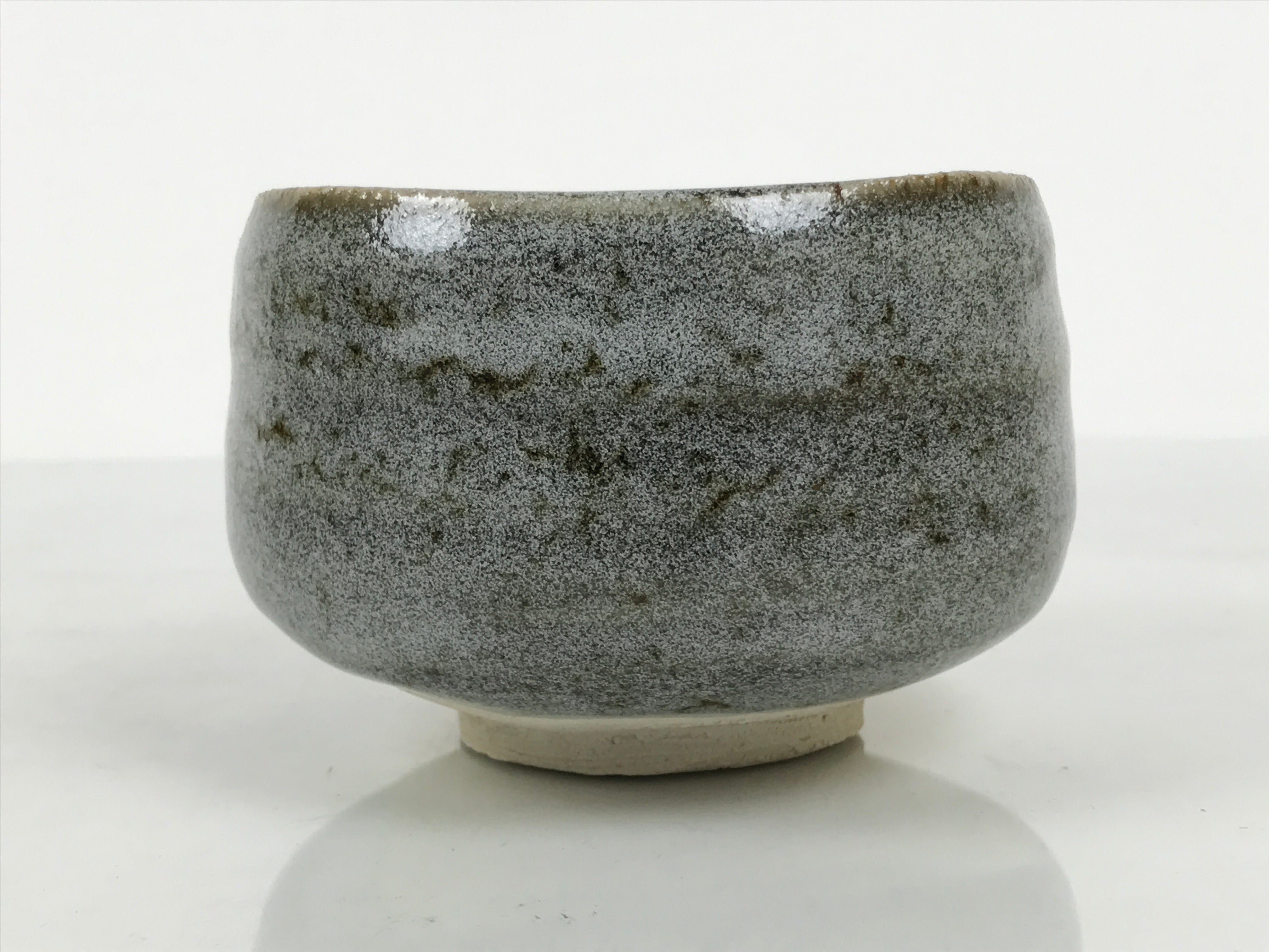Japanese Ceramic Green Tea Bowl Matcha Chawan Vtg Pottery Gray Brown CHB146