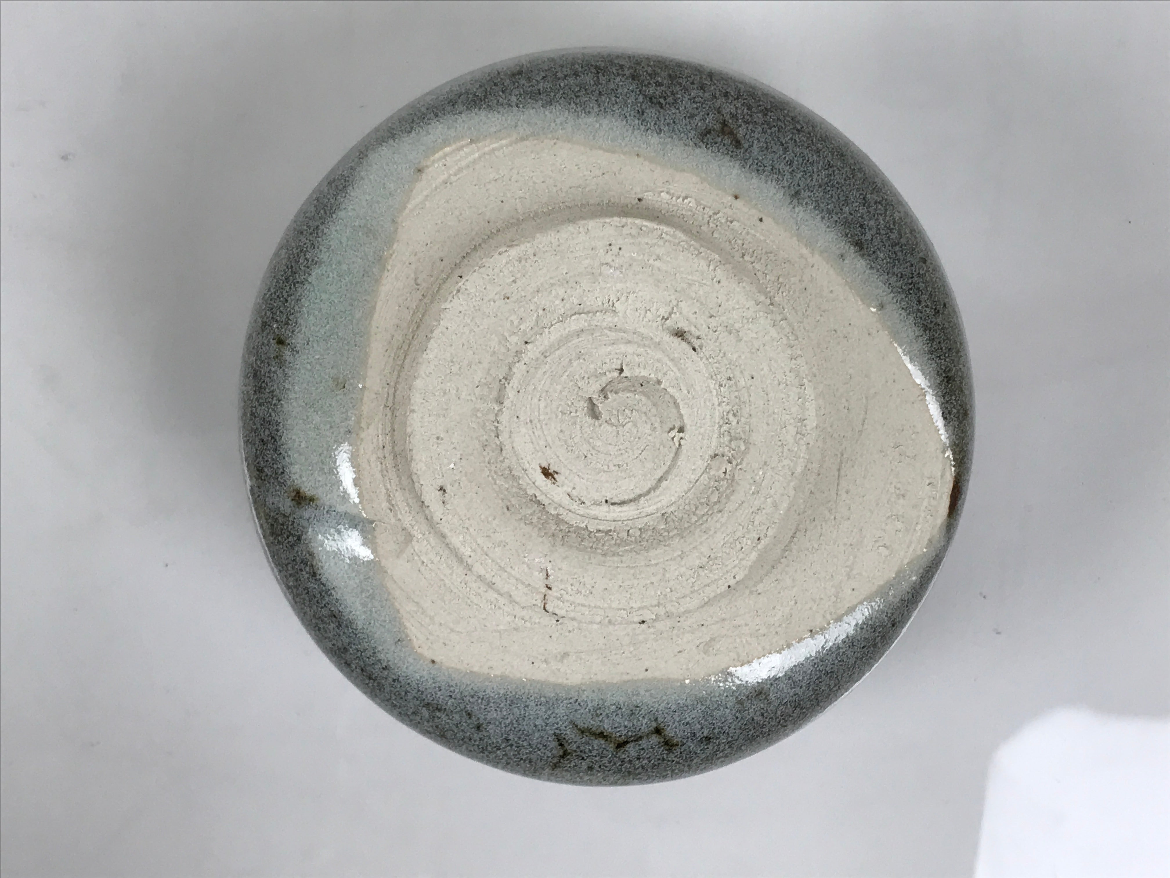 Japanese Ceramic Green Tea Bowl Matcha Chawan Vtg Pottery Gray Brown CHB146